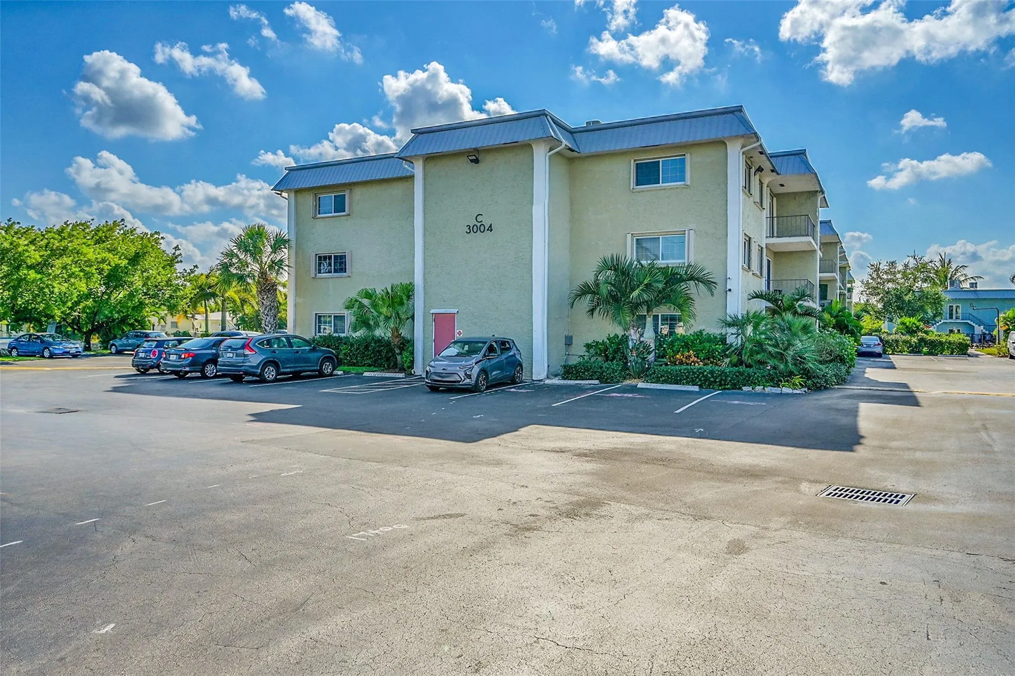 3004 NE 5th Ter, #102-C