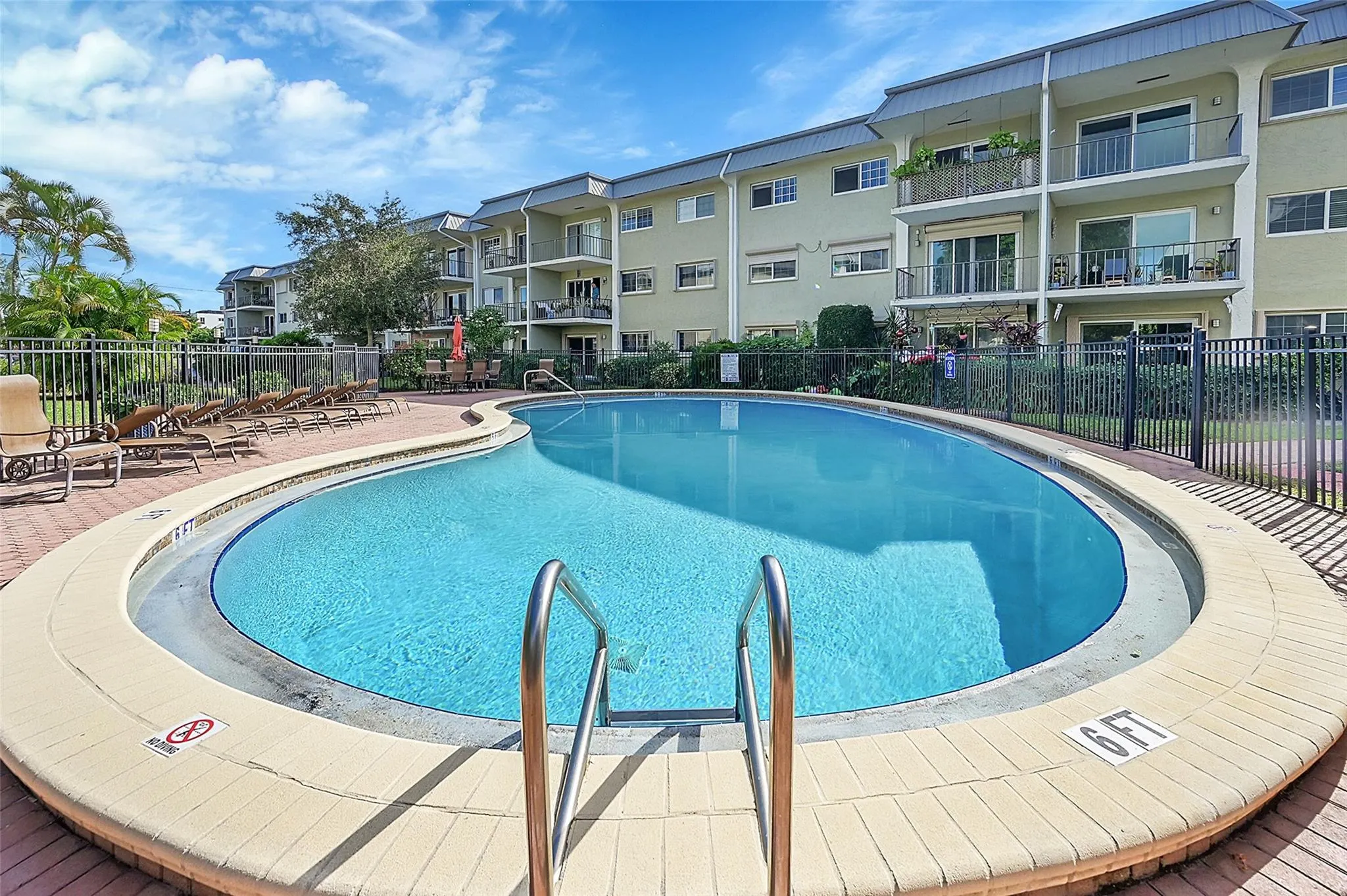 3004 NE 5th Ter, #102-C