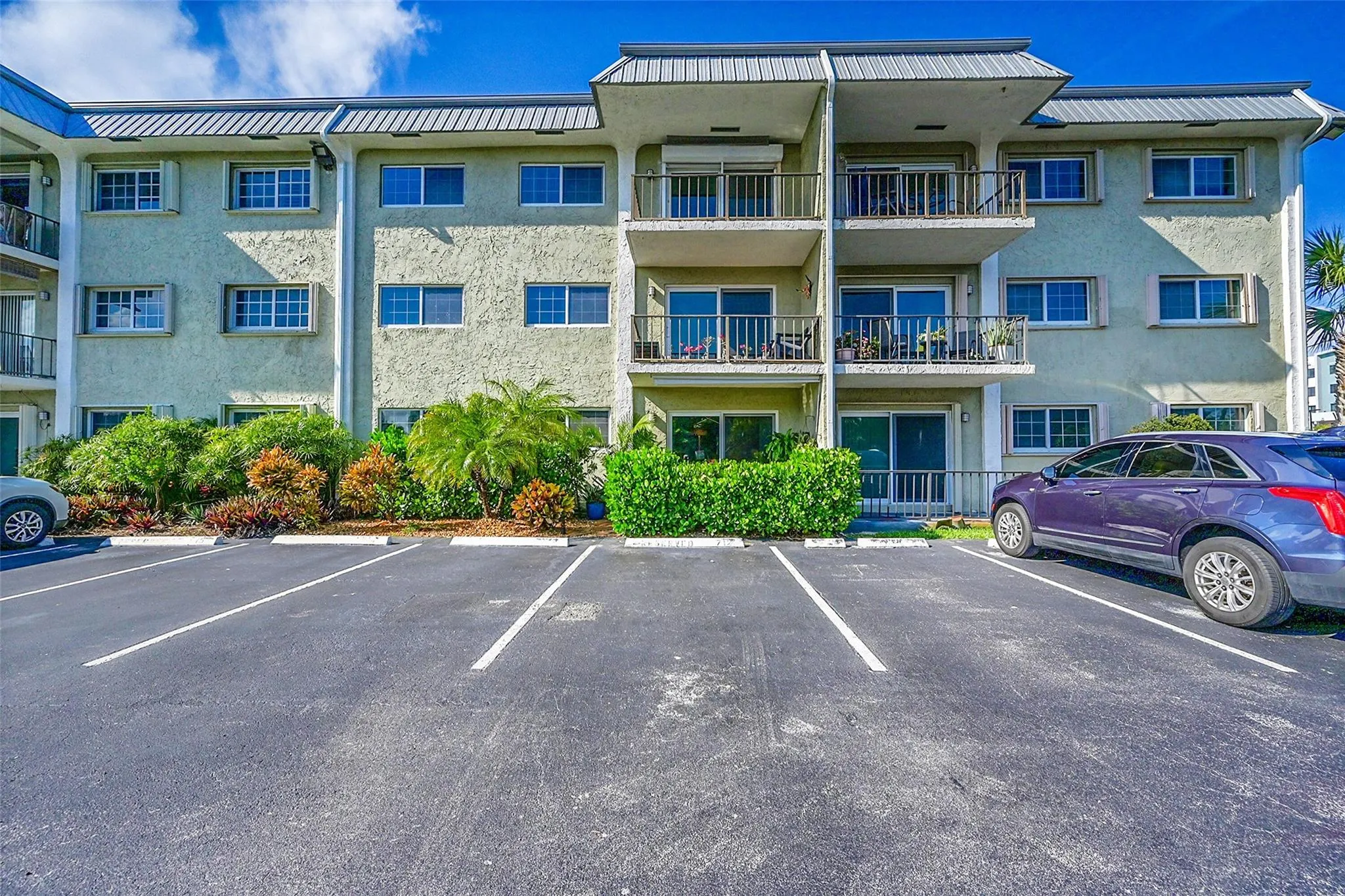 3004 NE 5th Ter, #102-C