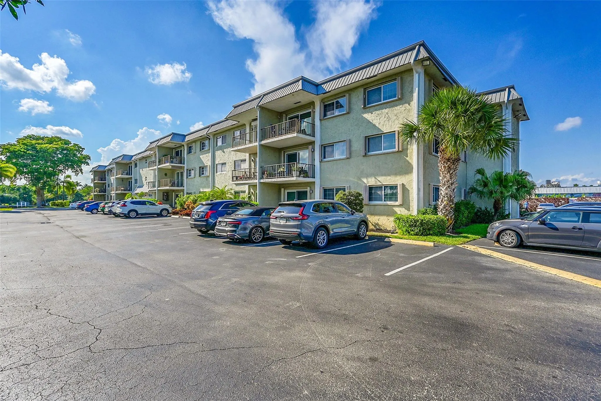 3004 NE 5th Ter, #102-C