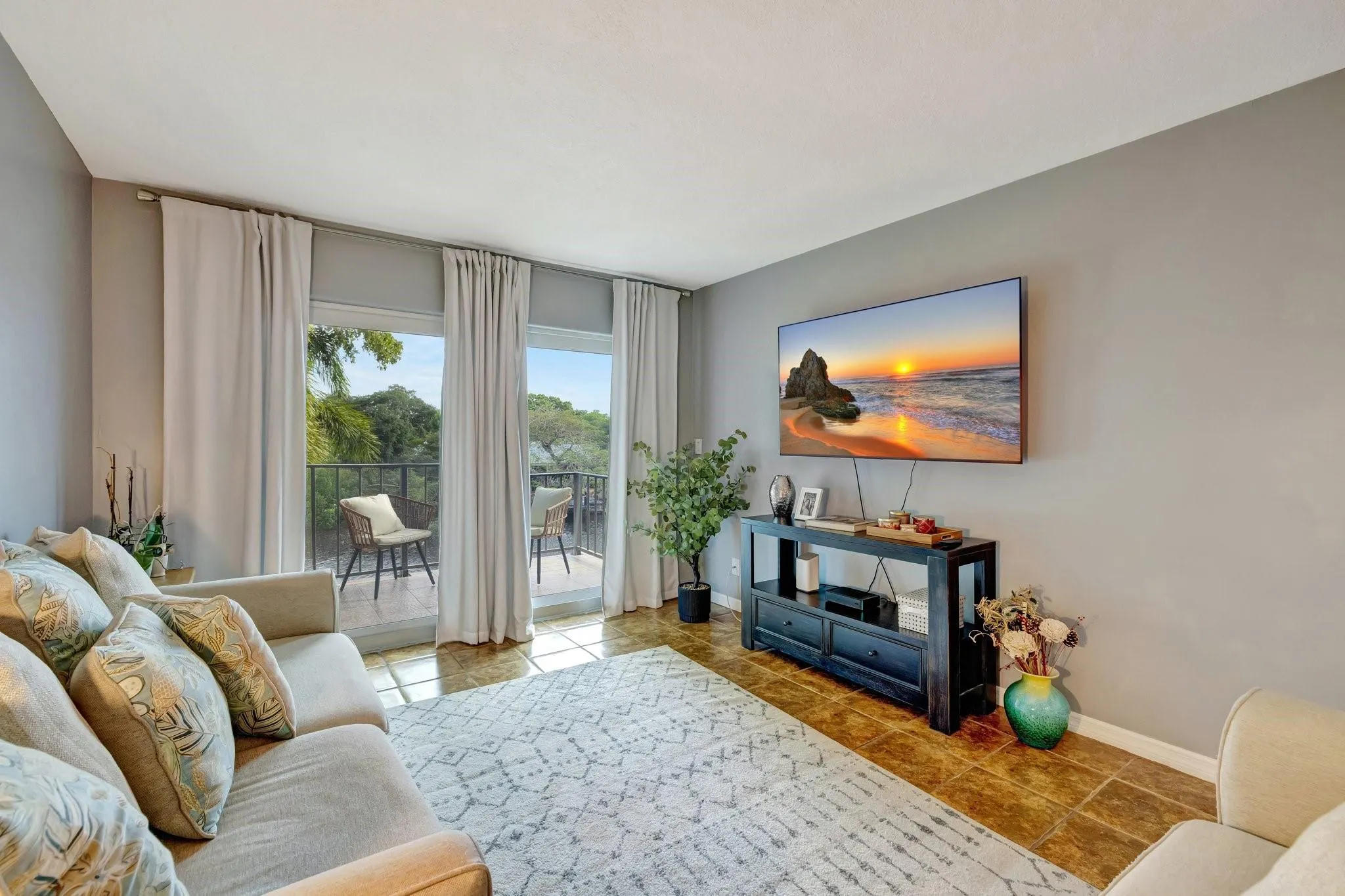 3004 NE 5th Ter, #208-C