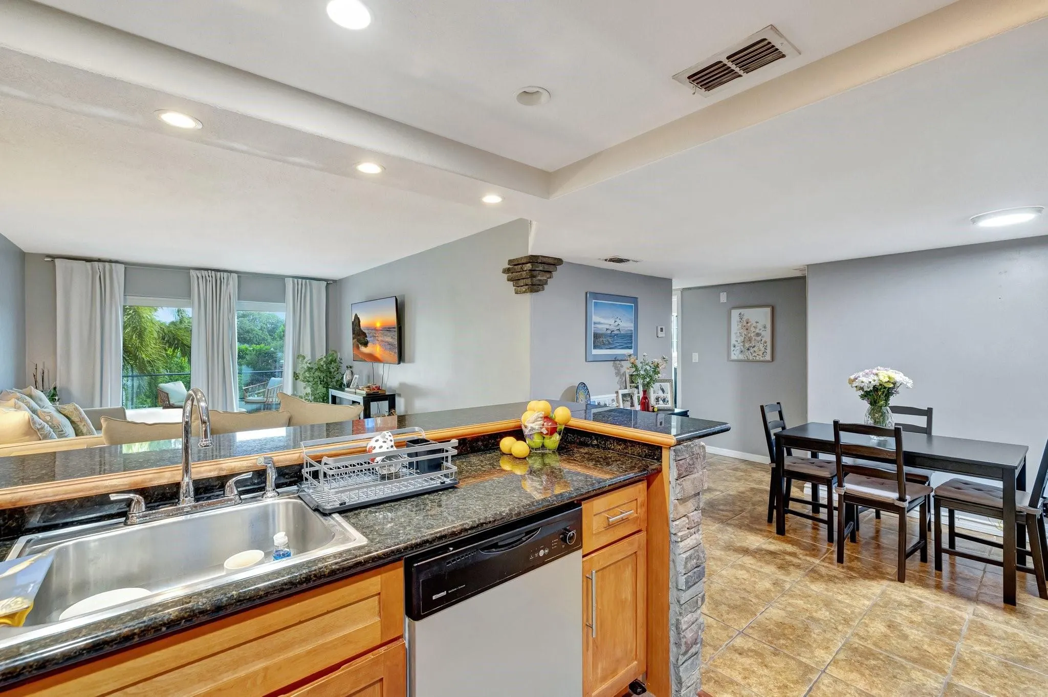 3004 NE 5th Ter, #208-C