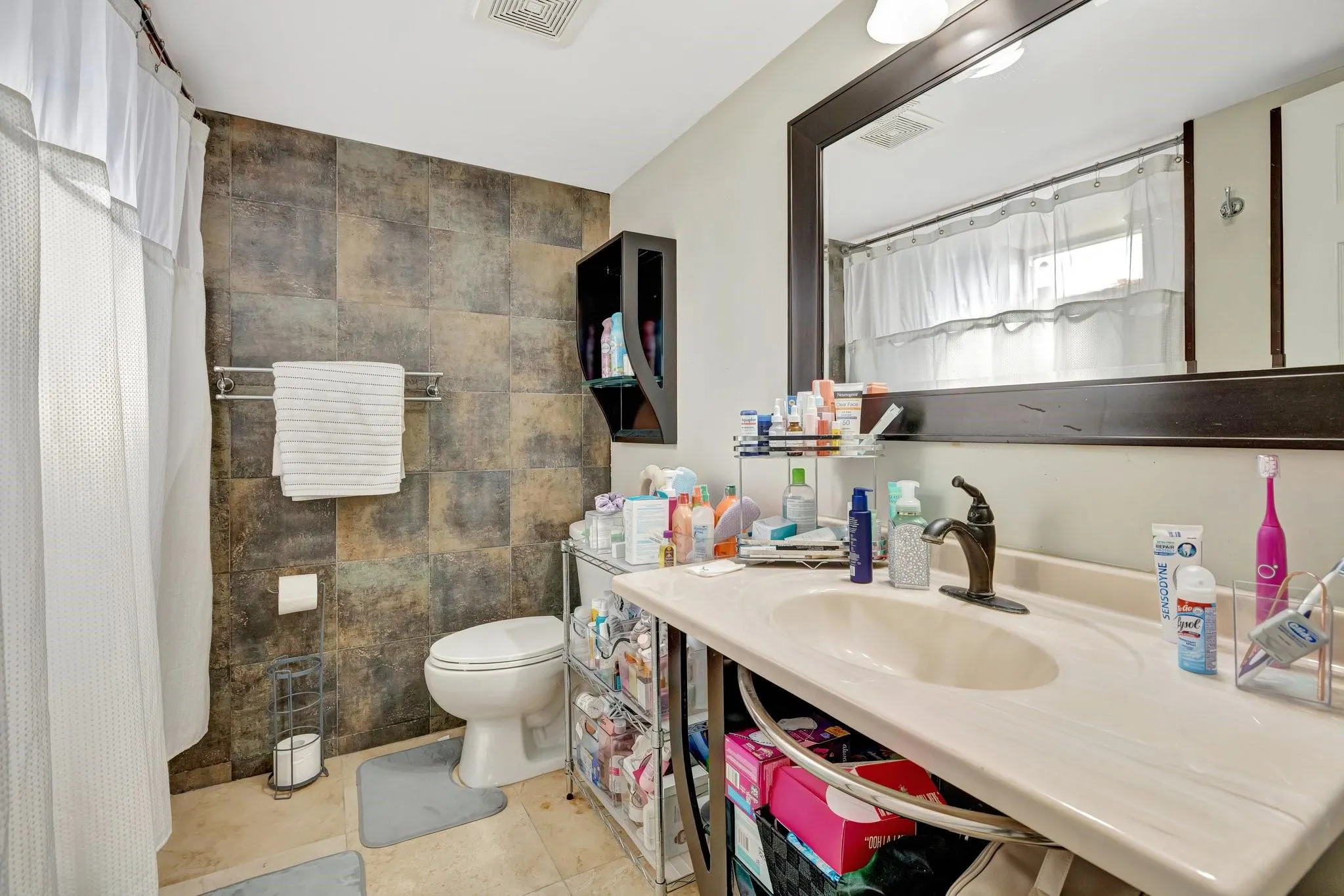 3004 NE 5th Ter, #208-C