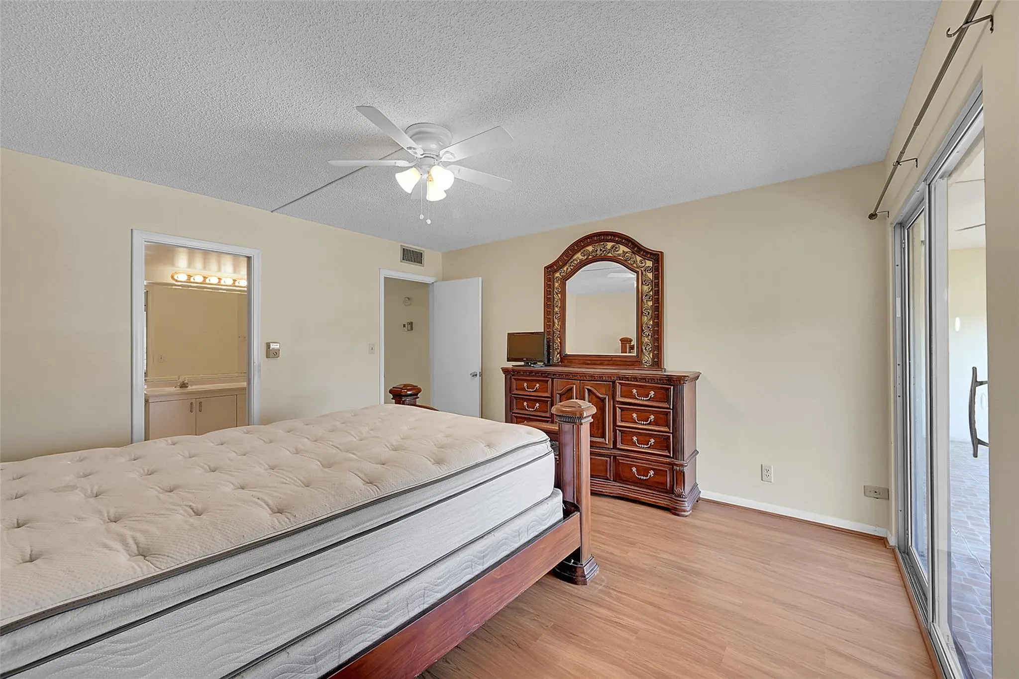 2901 Victoria Cir, #K3