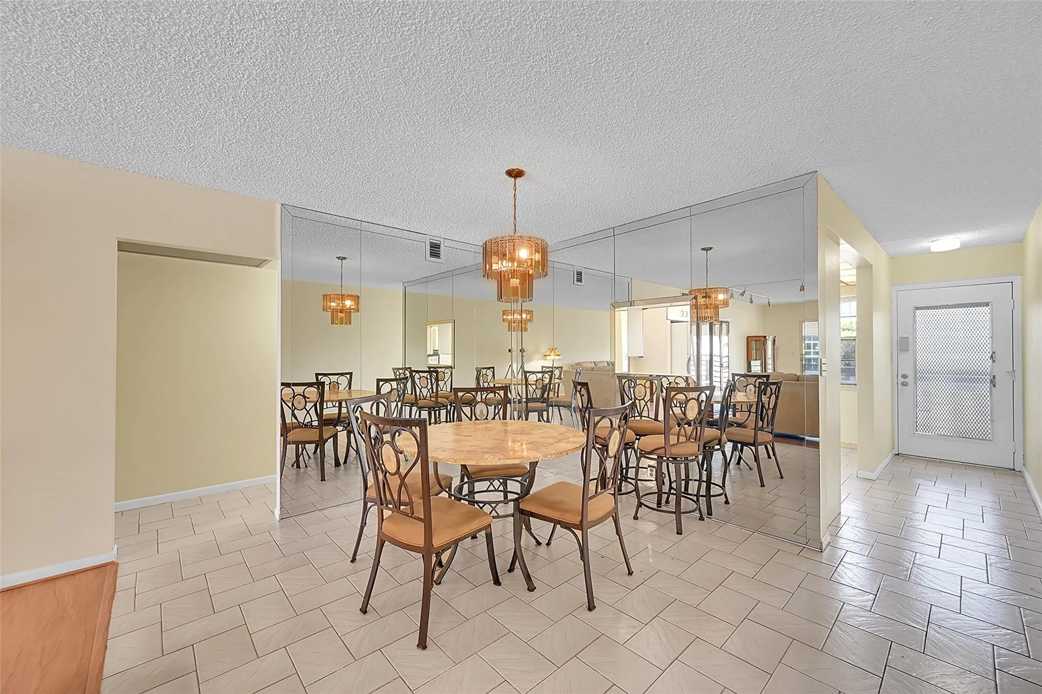 2901 Victoria Cir, #K3
