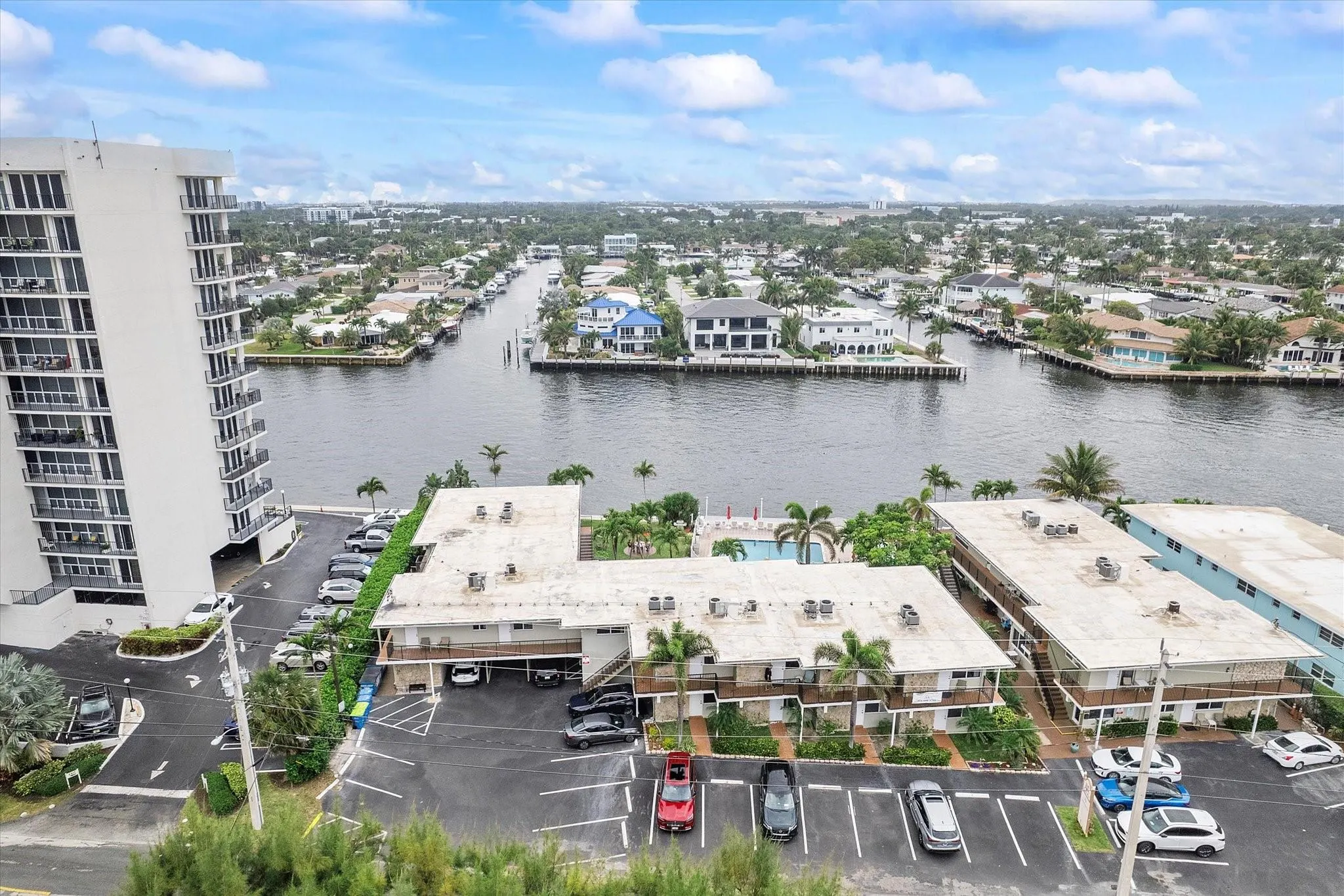555 N Riverside Dr, #25