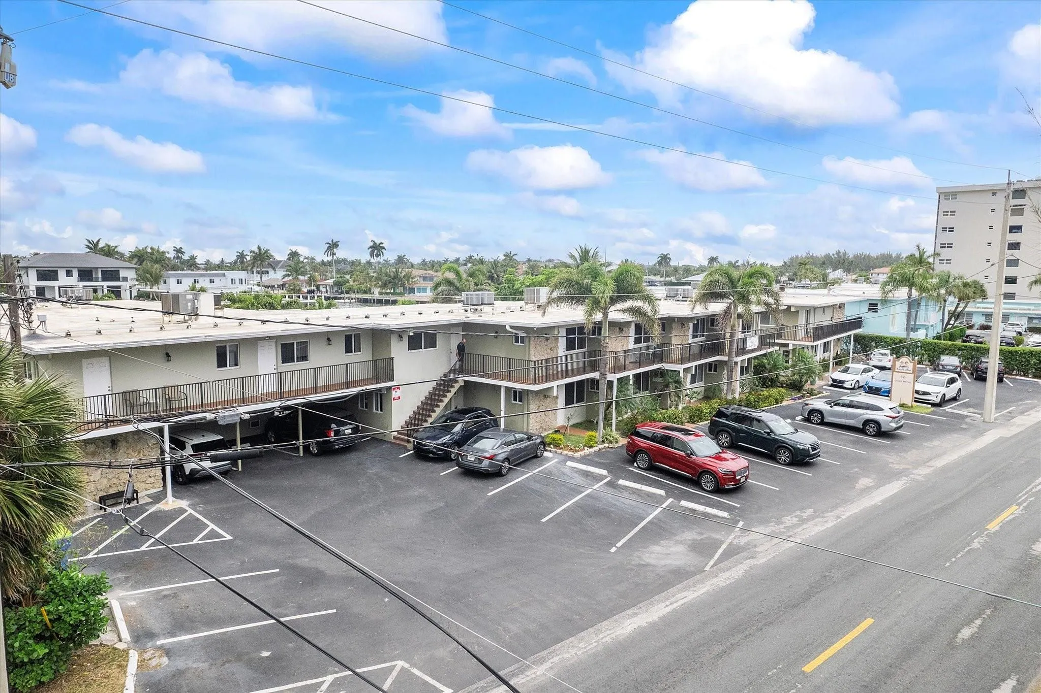 555 N Riverside Dr, #25