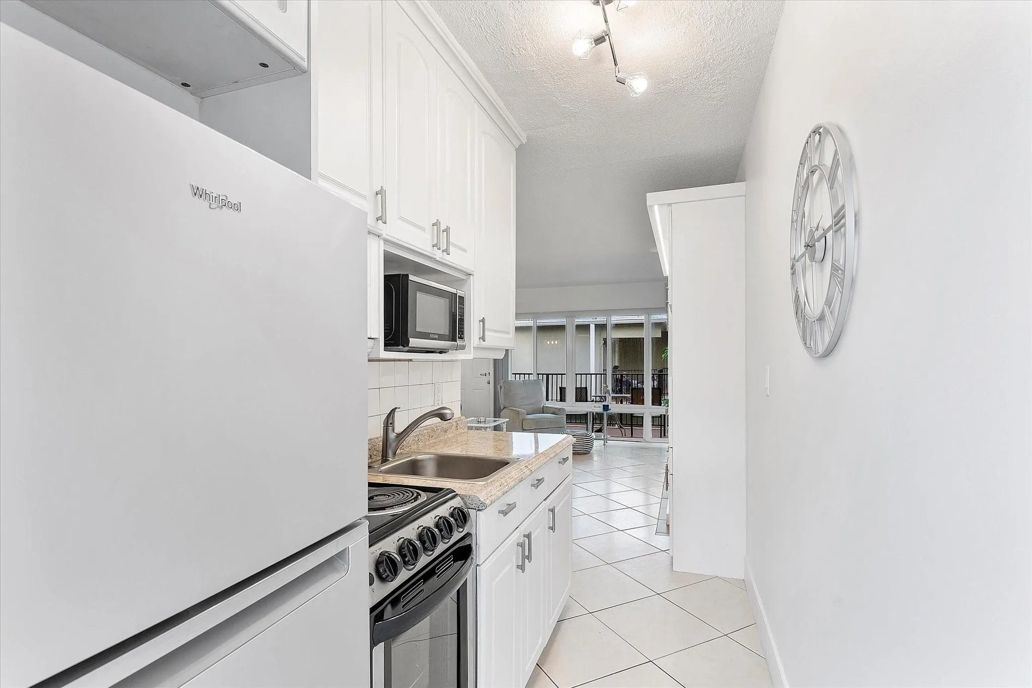 555 N Riverside Dr, #25