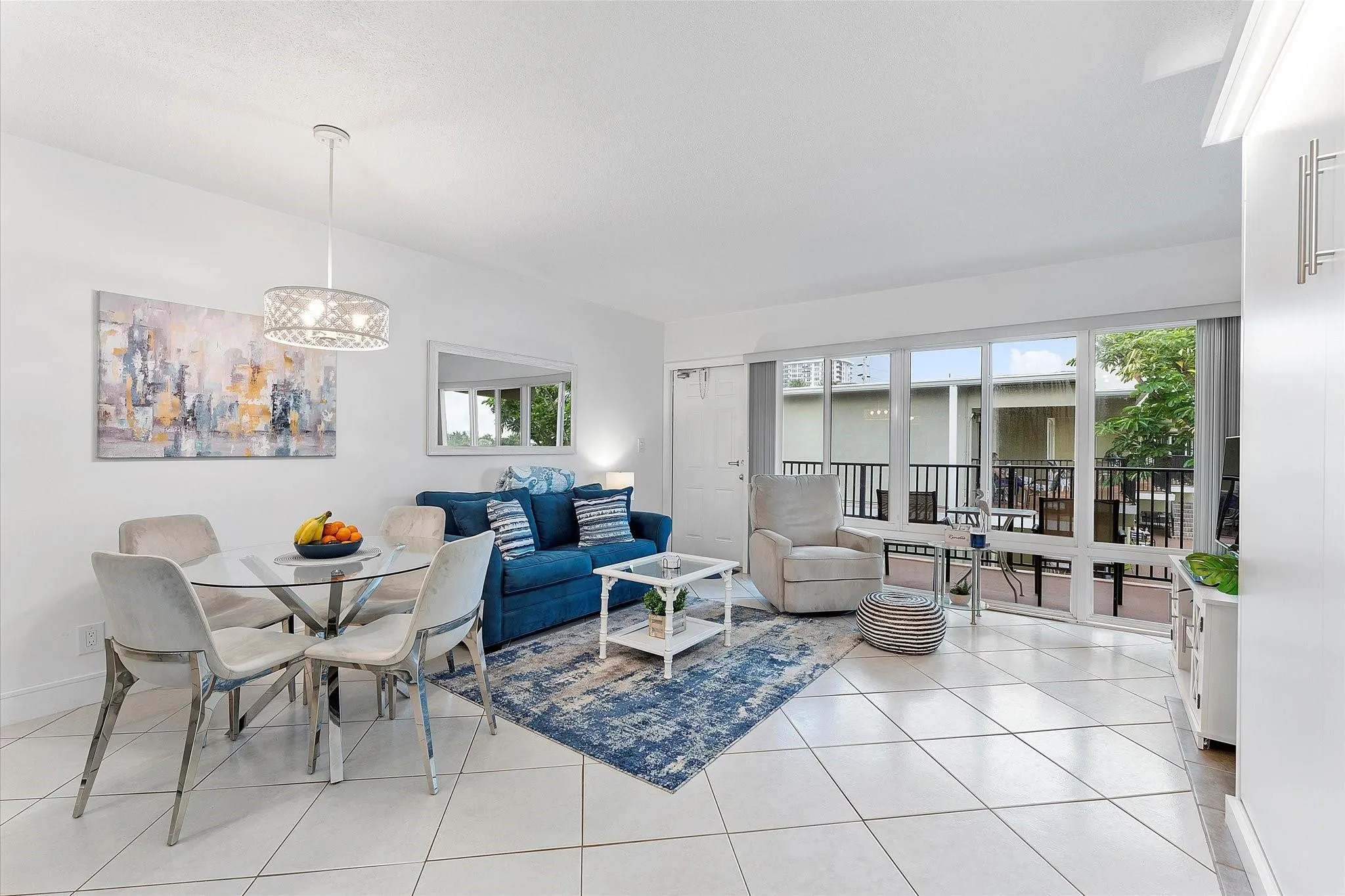 555 N Riverside Dr, #25