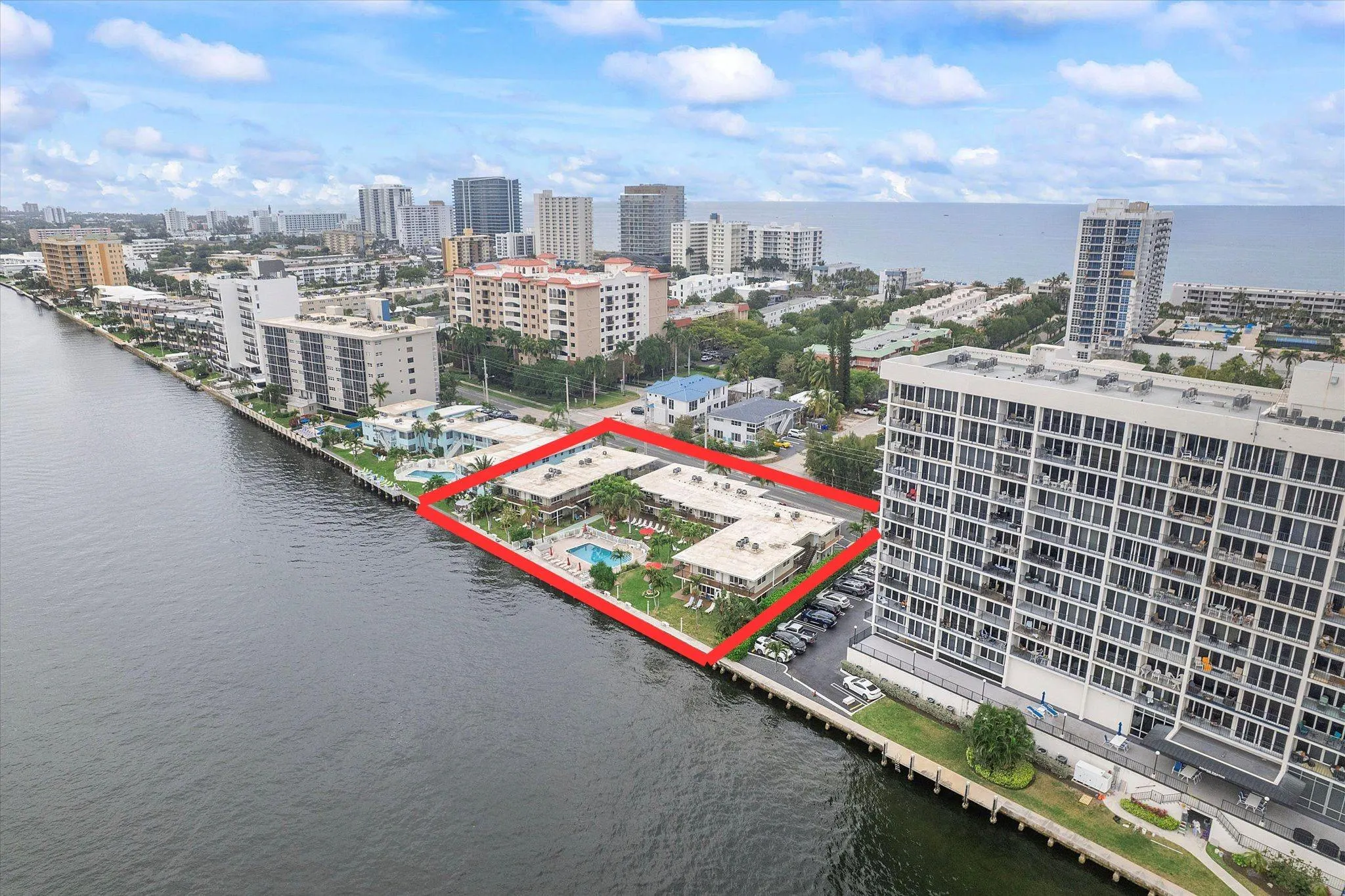 555 N Riverside Dr, #25