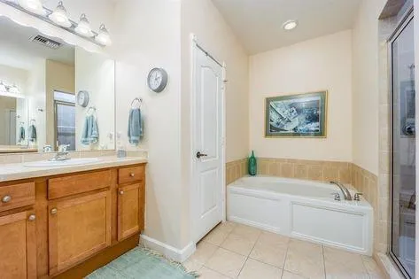 2601 Creekside Dr