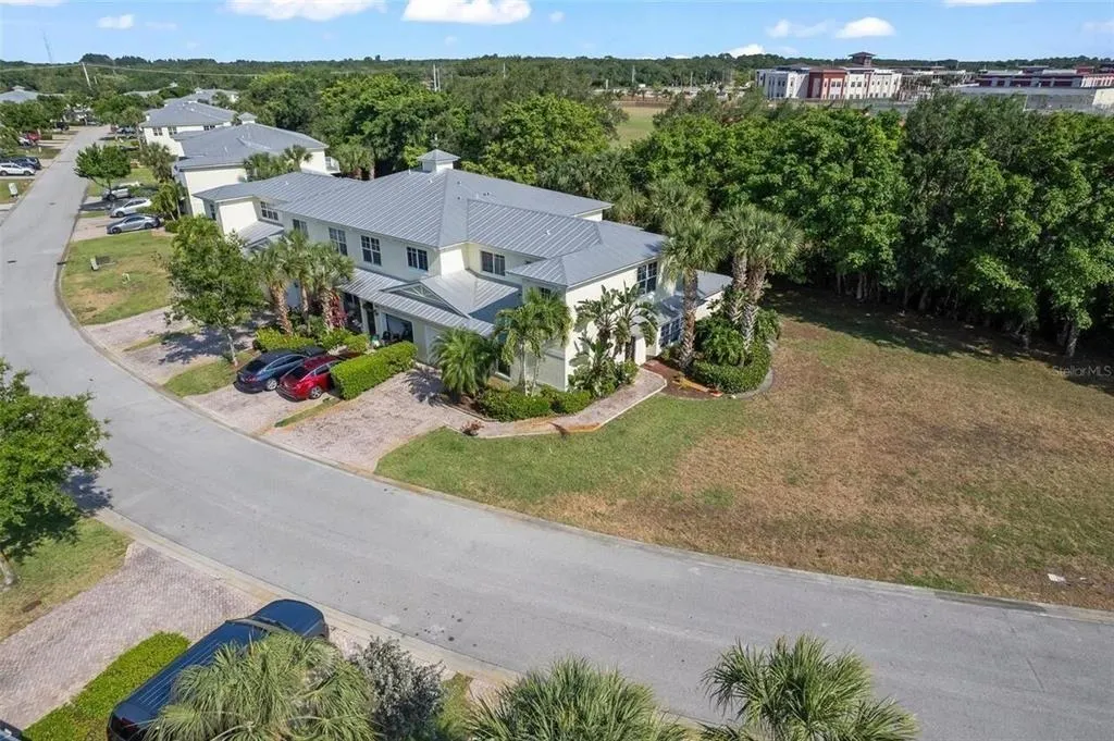 2601 Creekside Dr