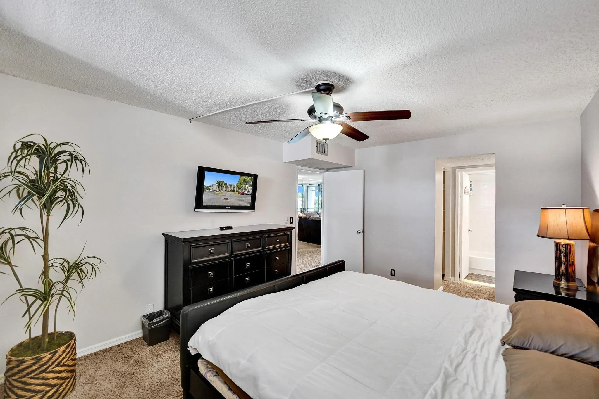9470 Poinciana Pl, #408