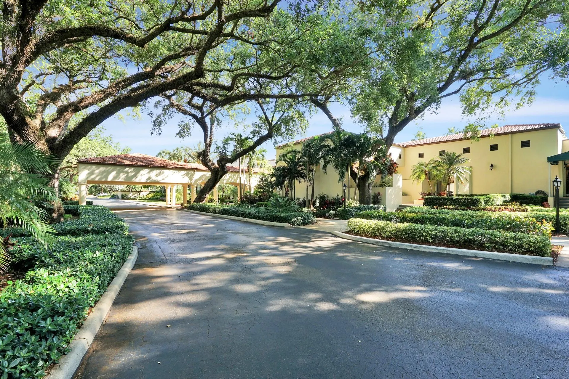9470 Poinciana Pl, #408