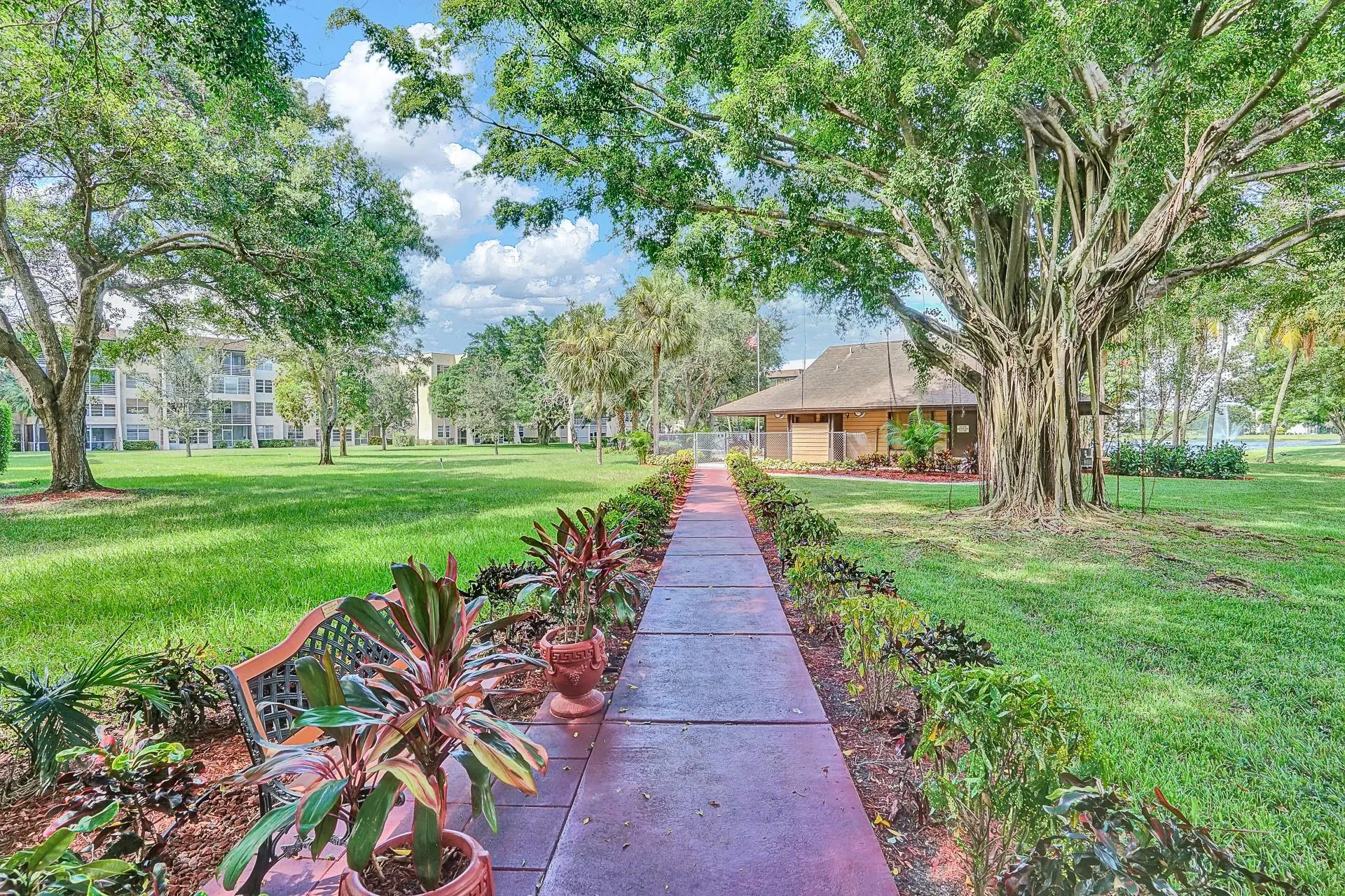 9470 Poinciana Pl, #408