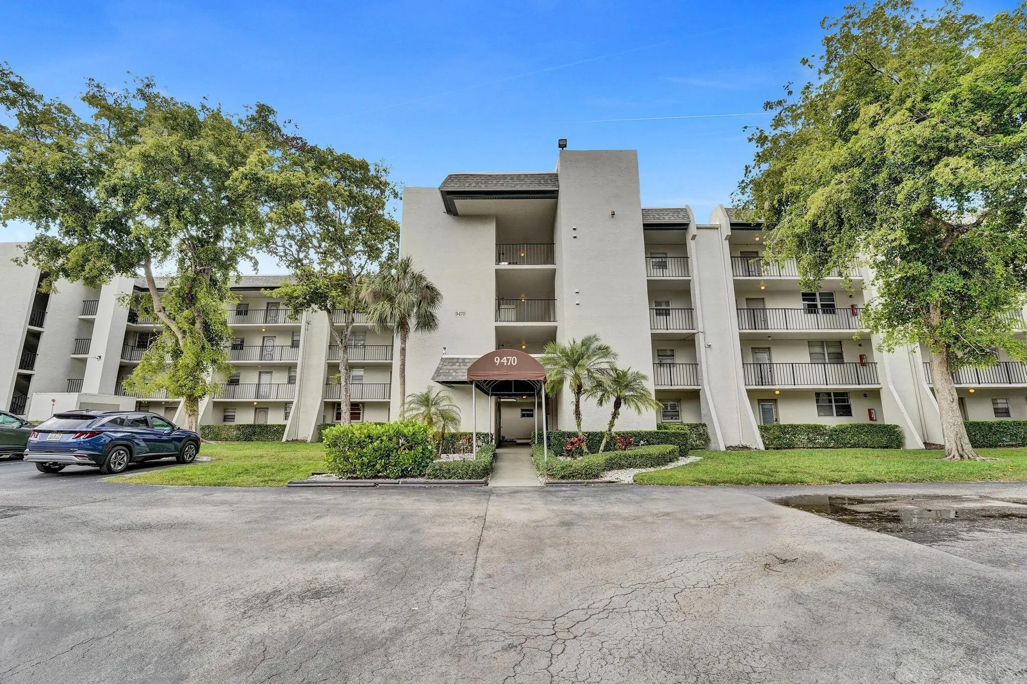 9470 Poinciana Pl, #408