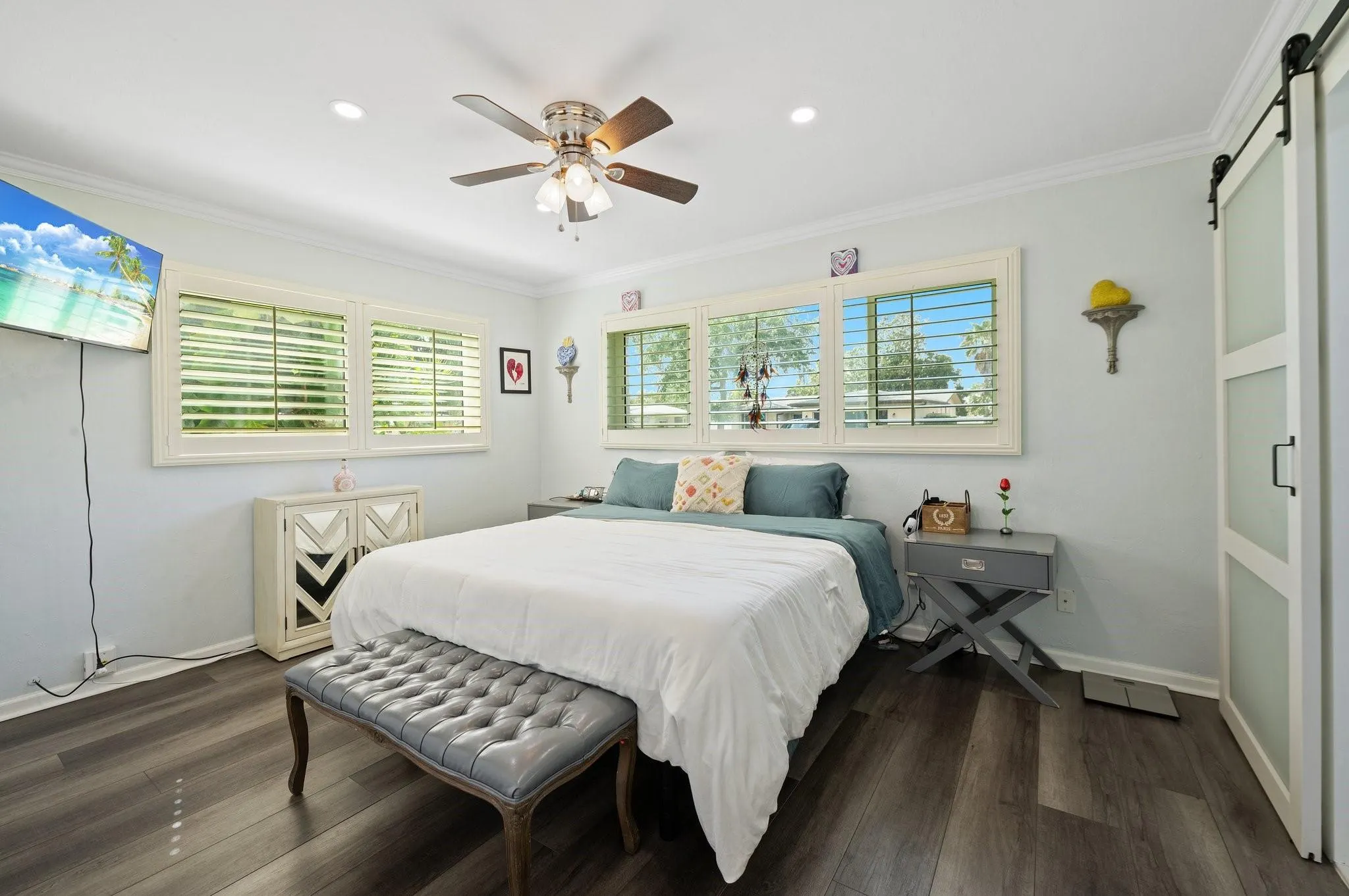 733 NW 28th St