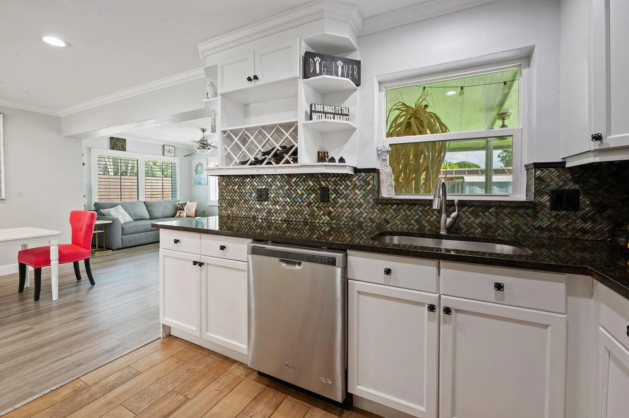733 NW 28th St