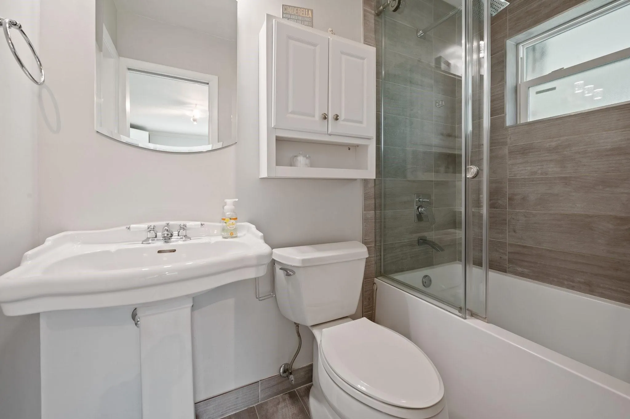 733 NW 28th St