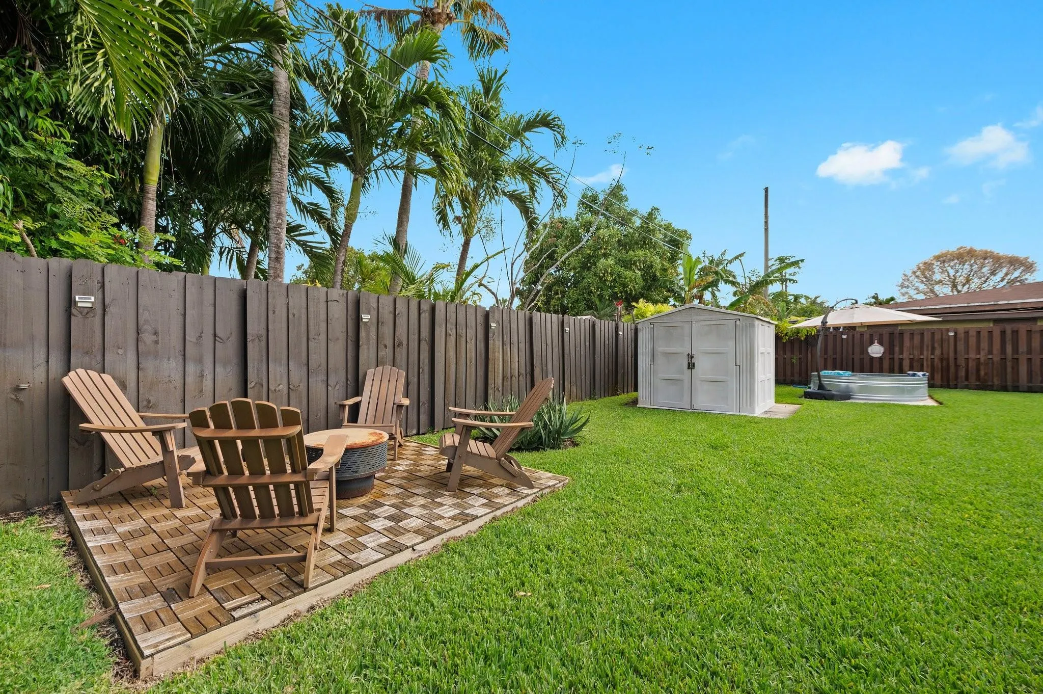 733 NW 28th St