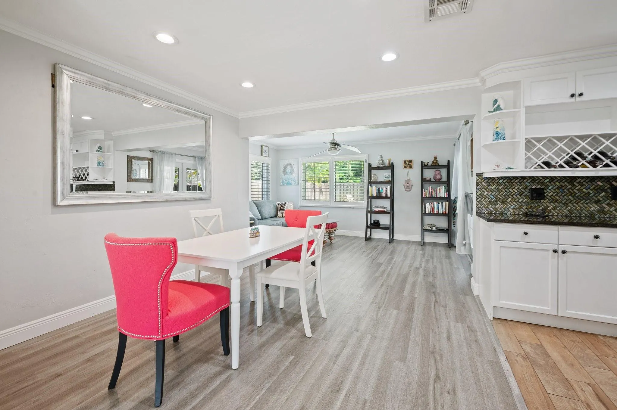 733 NW 28th St