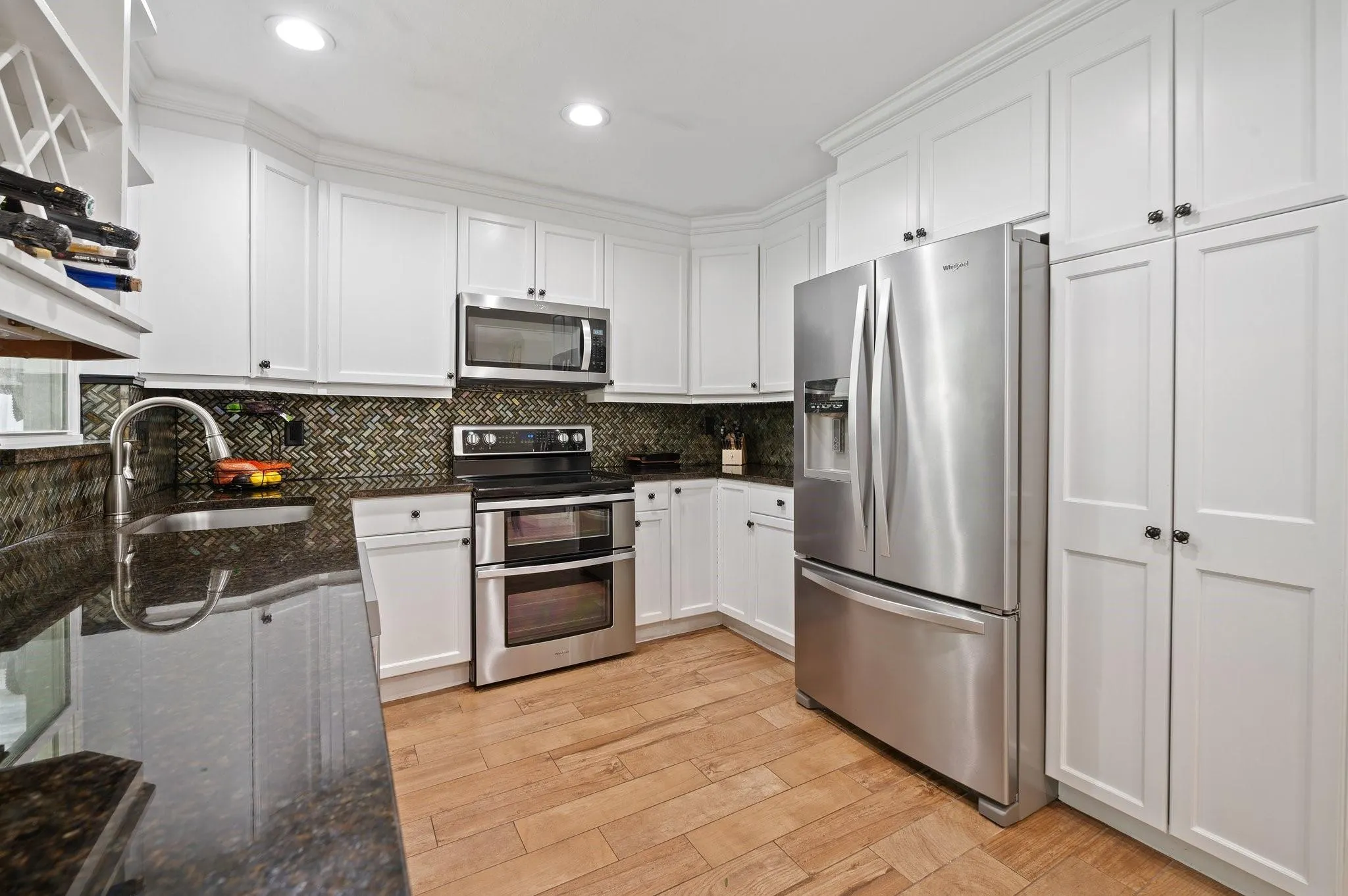 733 NW 28th St