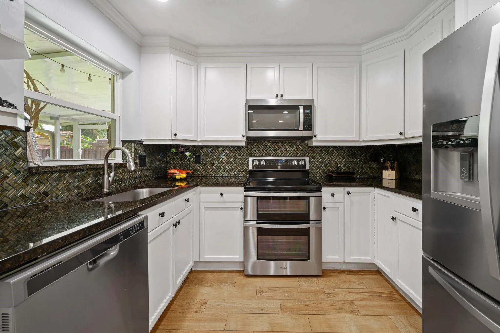 733 NW 28th St