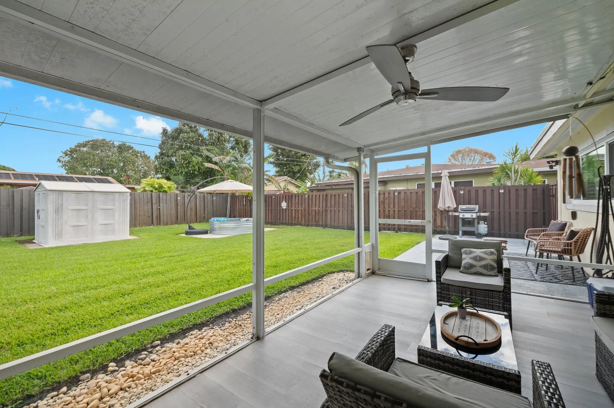 733 NW 28th St