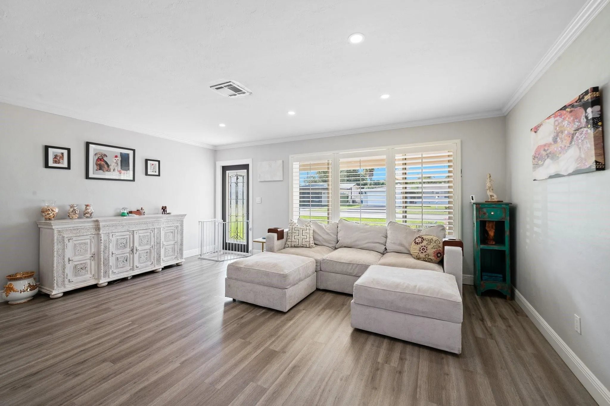 733 NW 28th St
