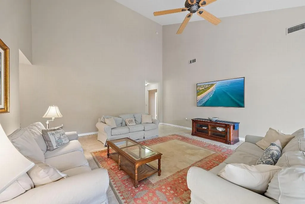 125 Beach Summit Ct