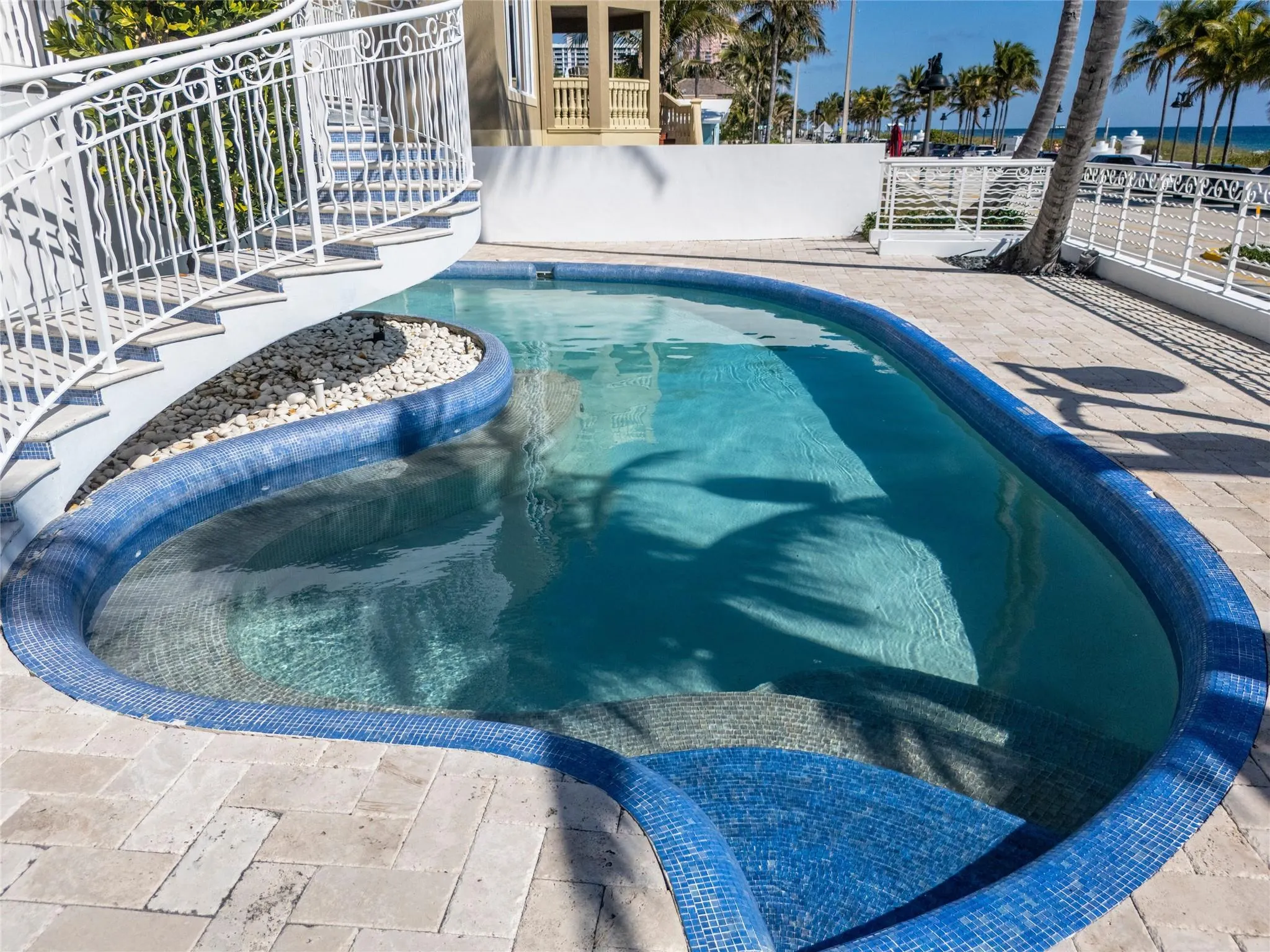 1525 N Fort Lauderdale Beach Blvd