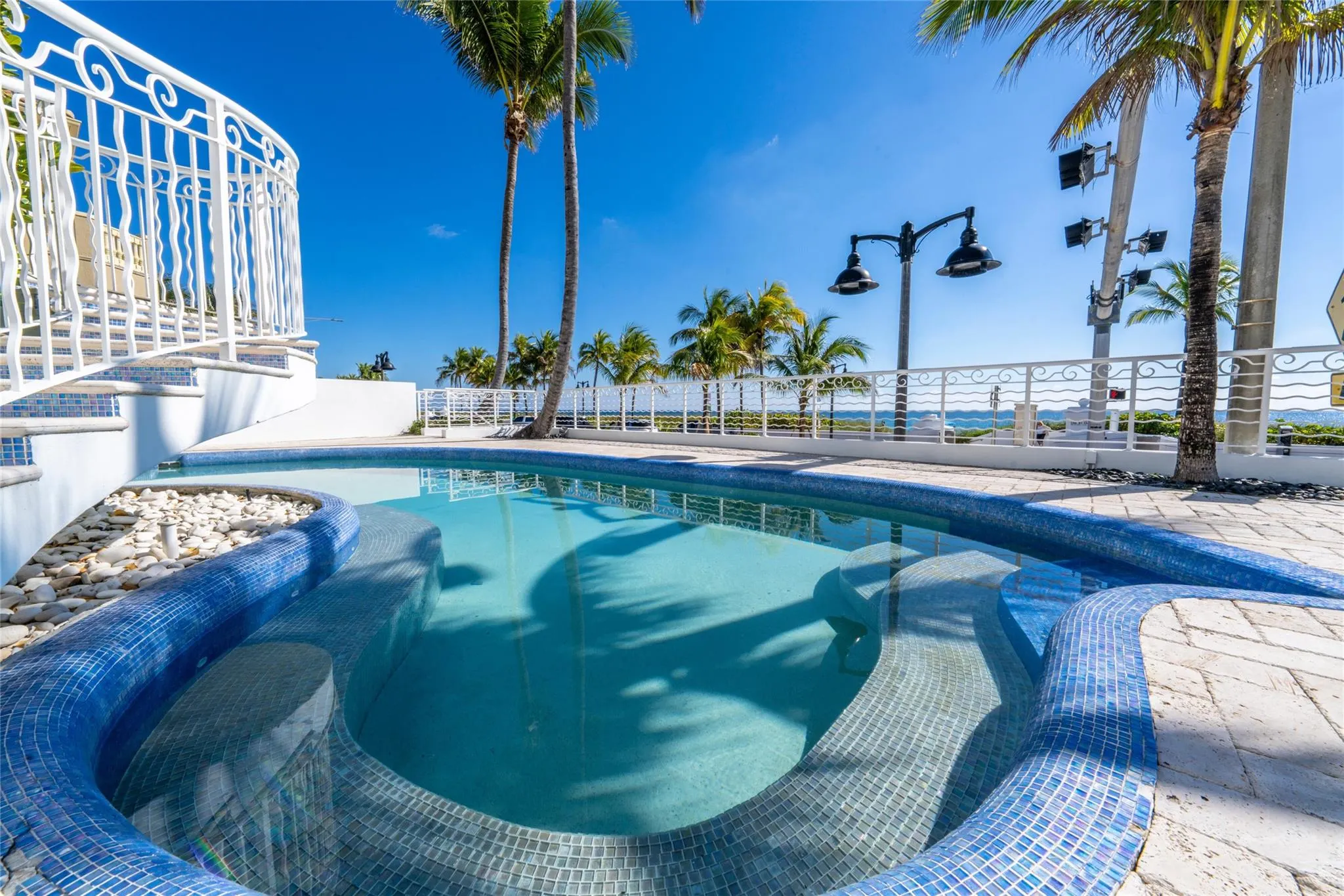 1525 N Fort Lauderdale Beach Blvd
