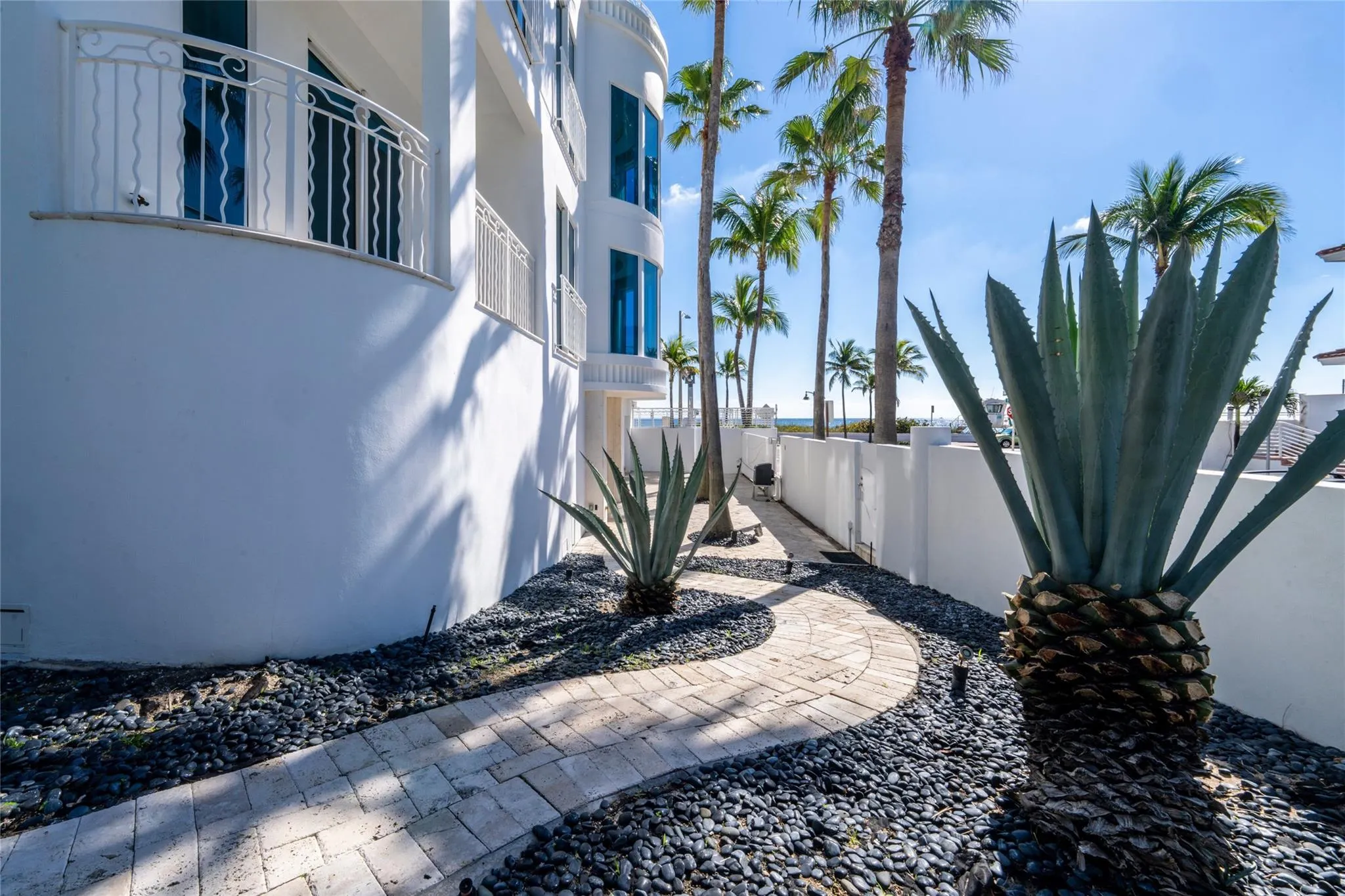 1525 N Fort Lauderdale Beach Blvd