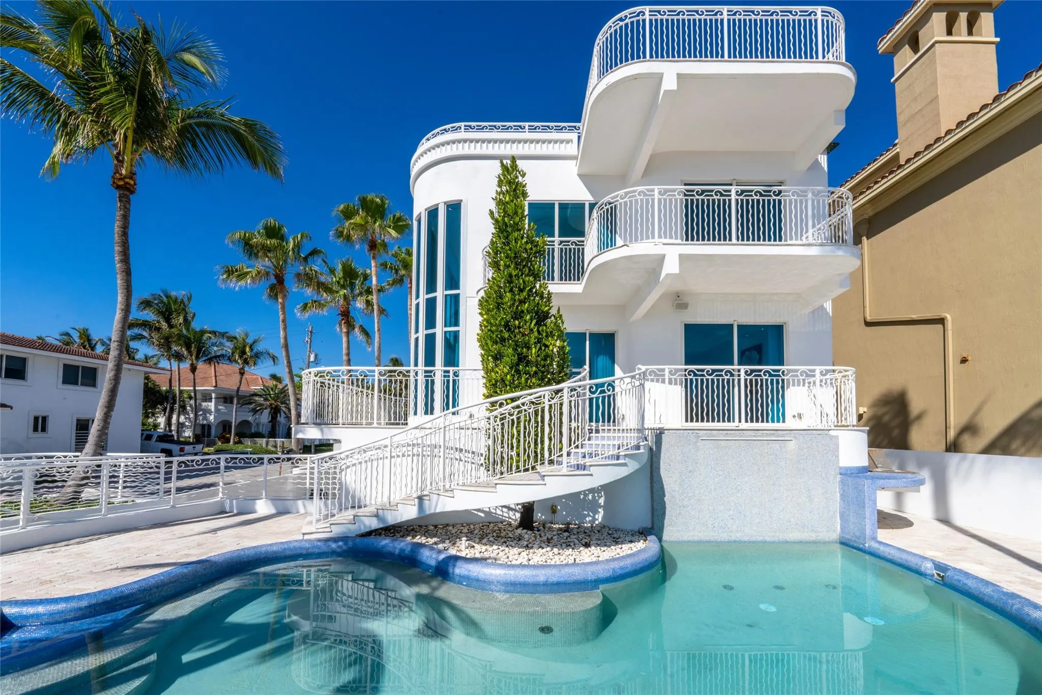 1525 N Fort Lauderdale Beach Blvd