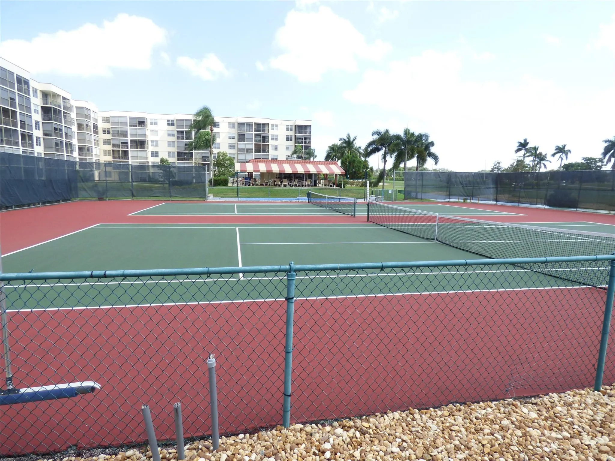 800 S Hollybrook Dr, #302