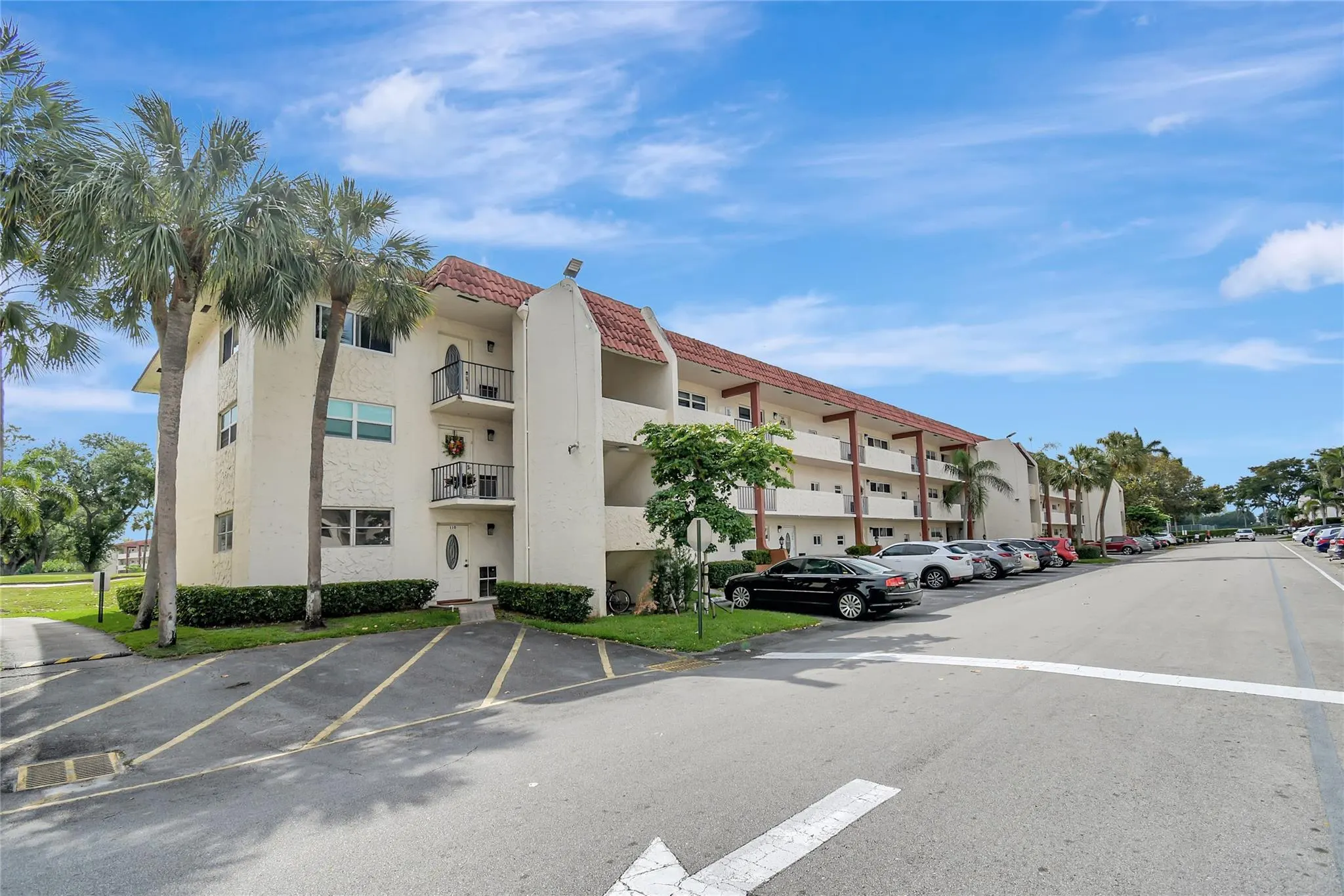 800 S Hollybrook Dr, #302