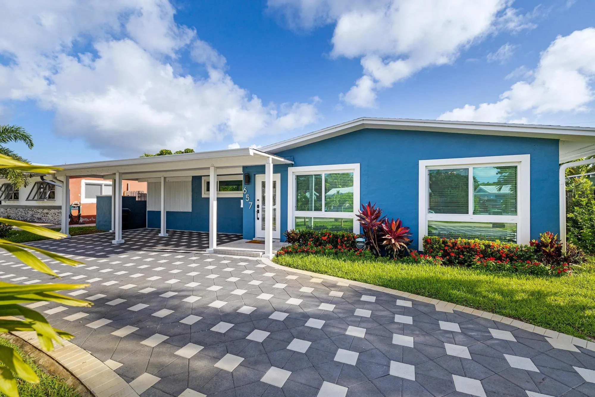 657 NW 30th Ct