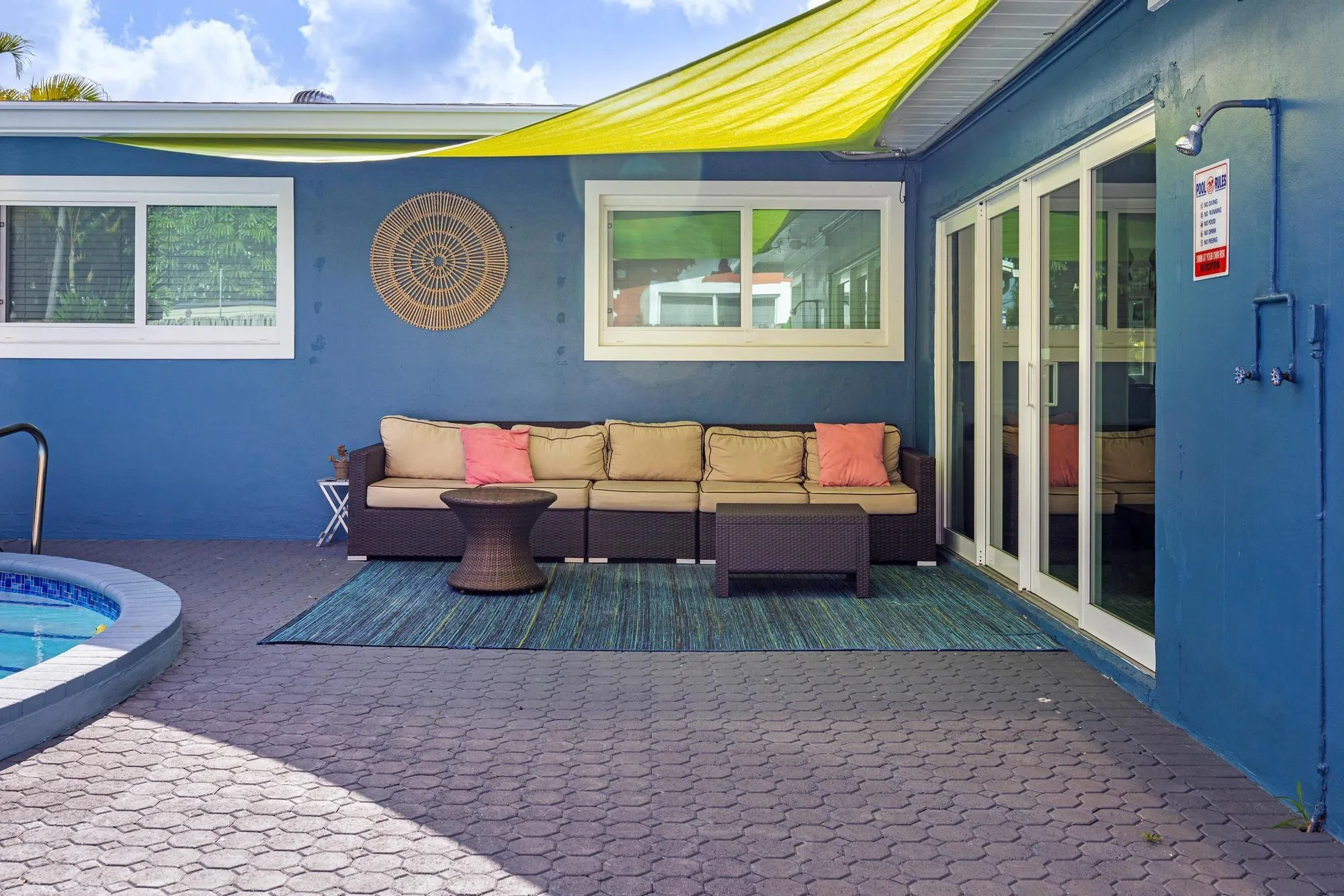 657 NW 30th Ct