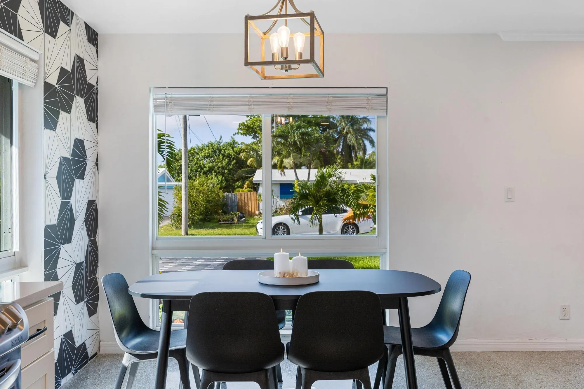 657 NW 30th Ct