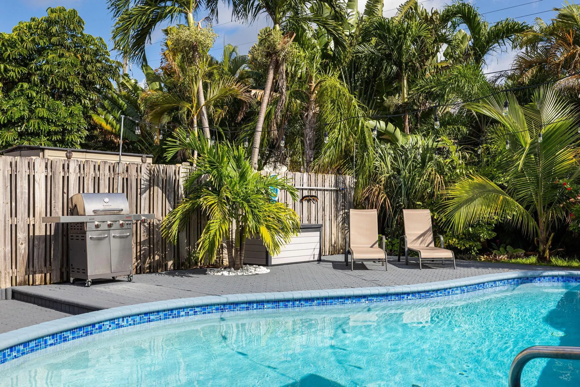 657 NW 30th Ct