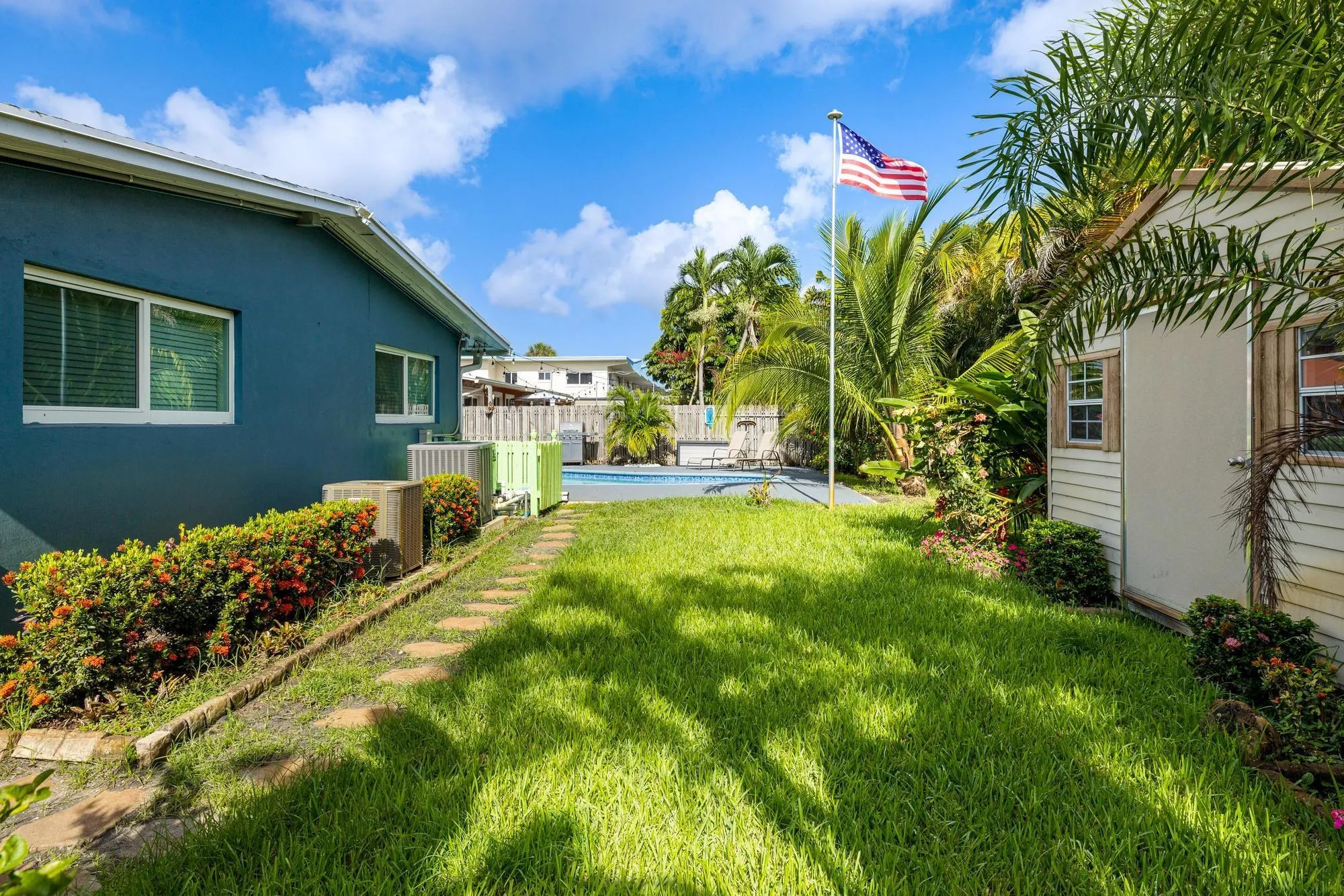 657 NW 30th Ct