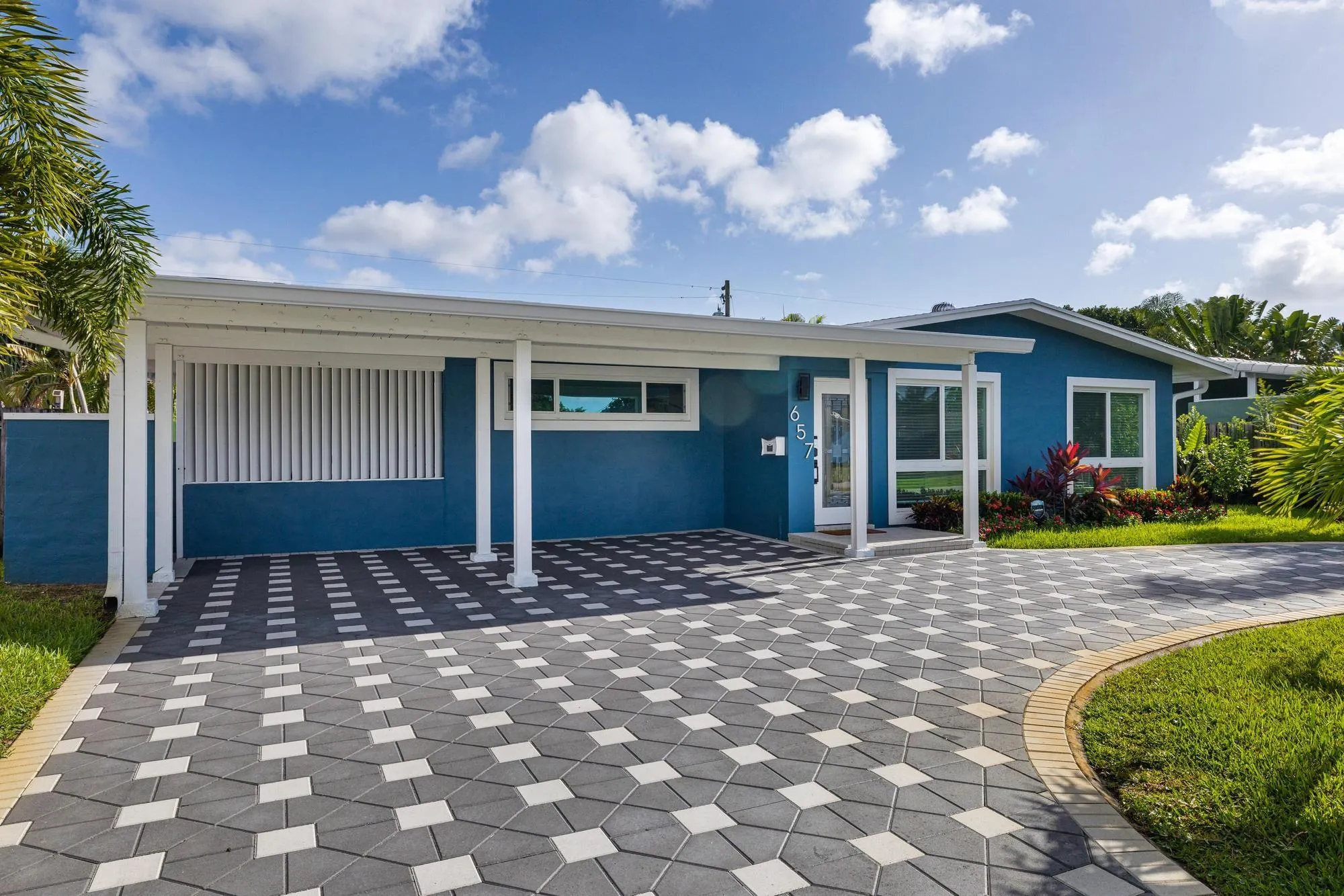 657 NW 30th Ct