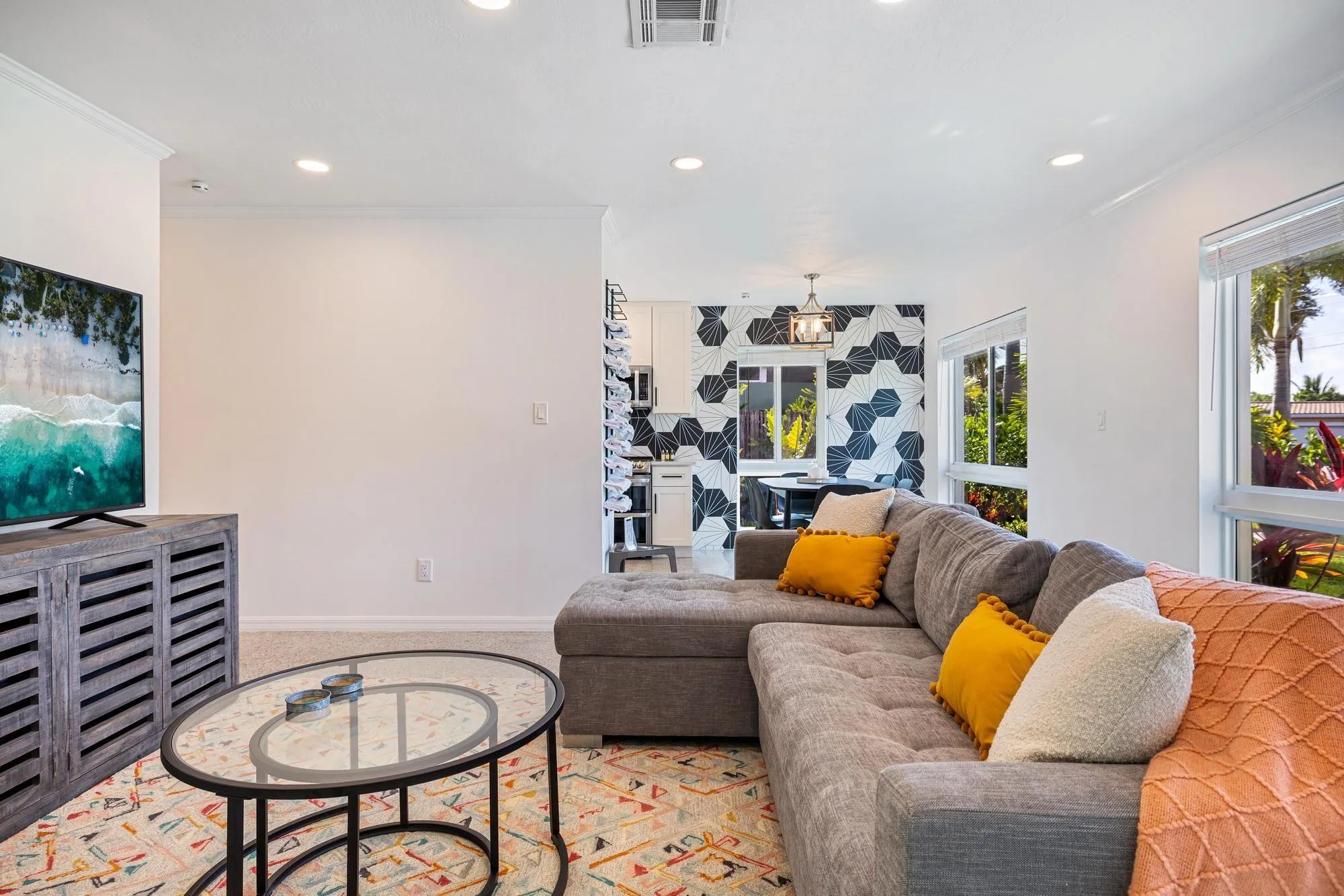 657 NW 30th Ct