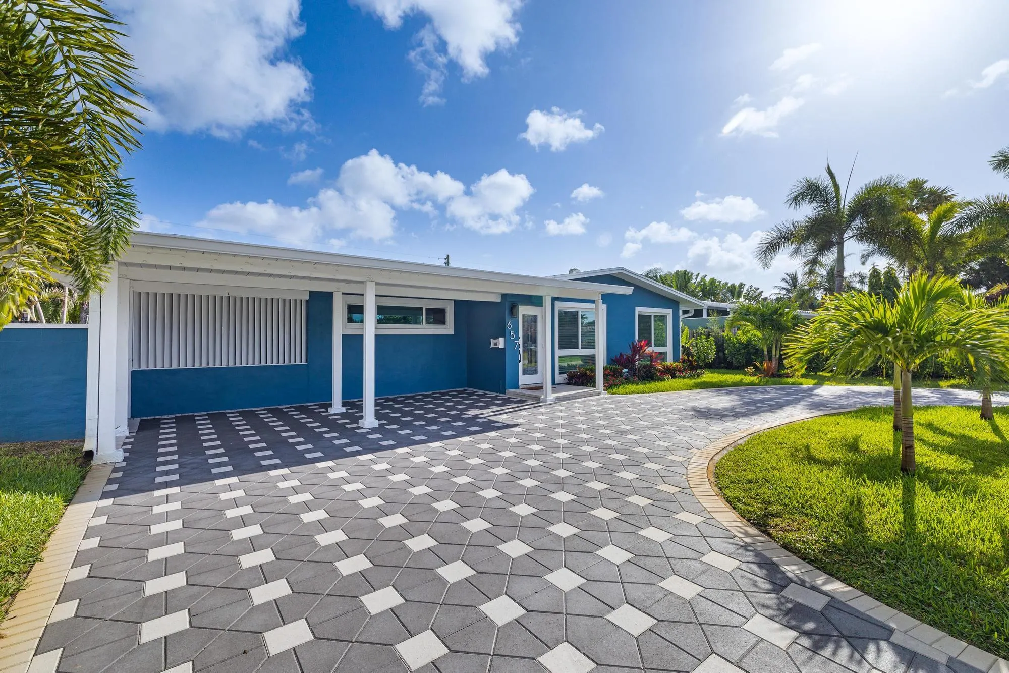 657 NW 30th Ct