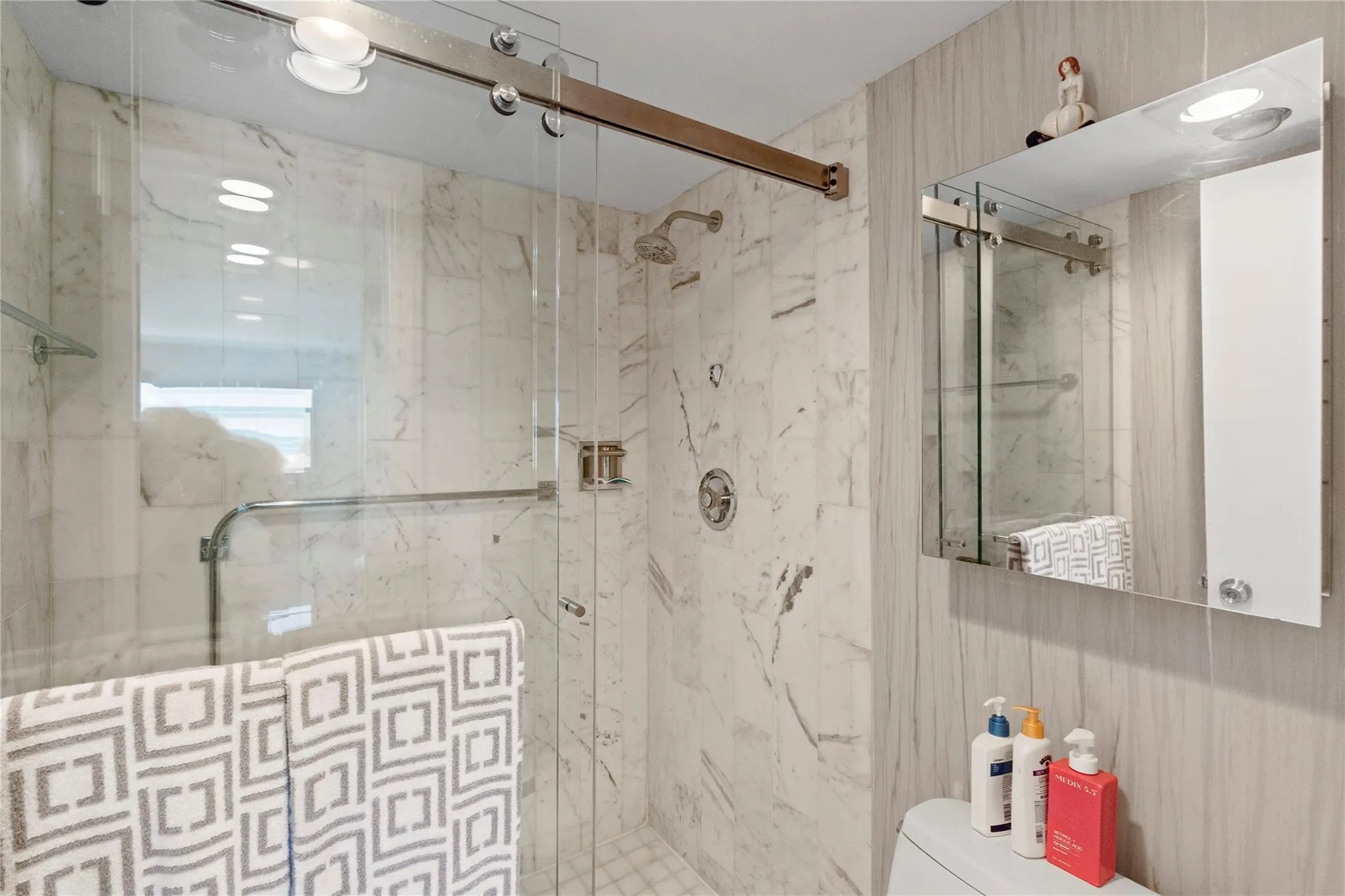 5200 N Ocean Blvd, #1011