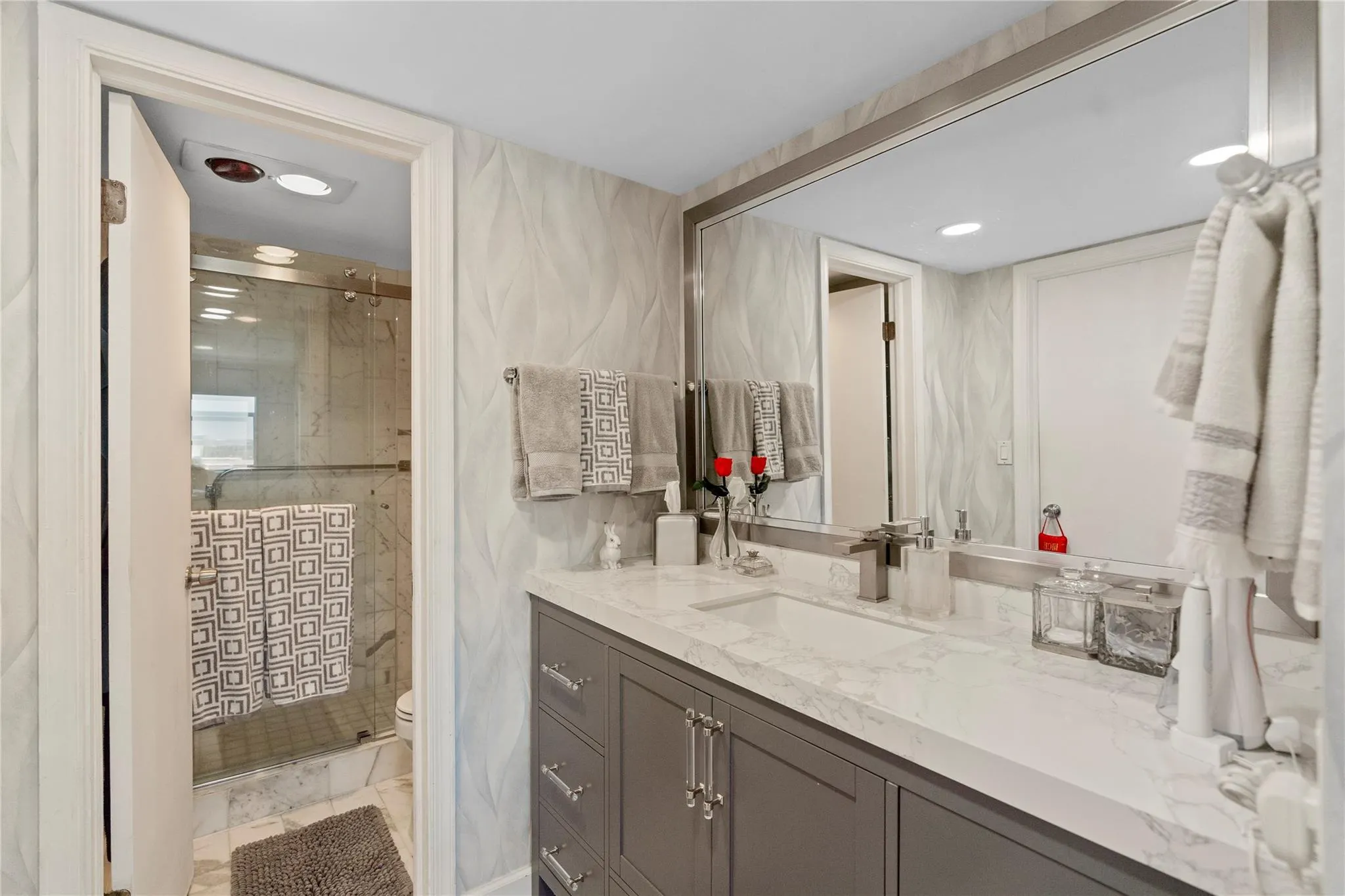 5200 N Ocean Blvd, #1011