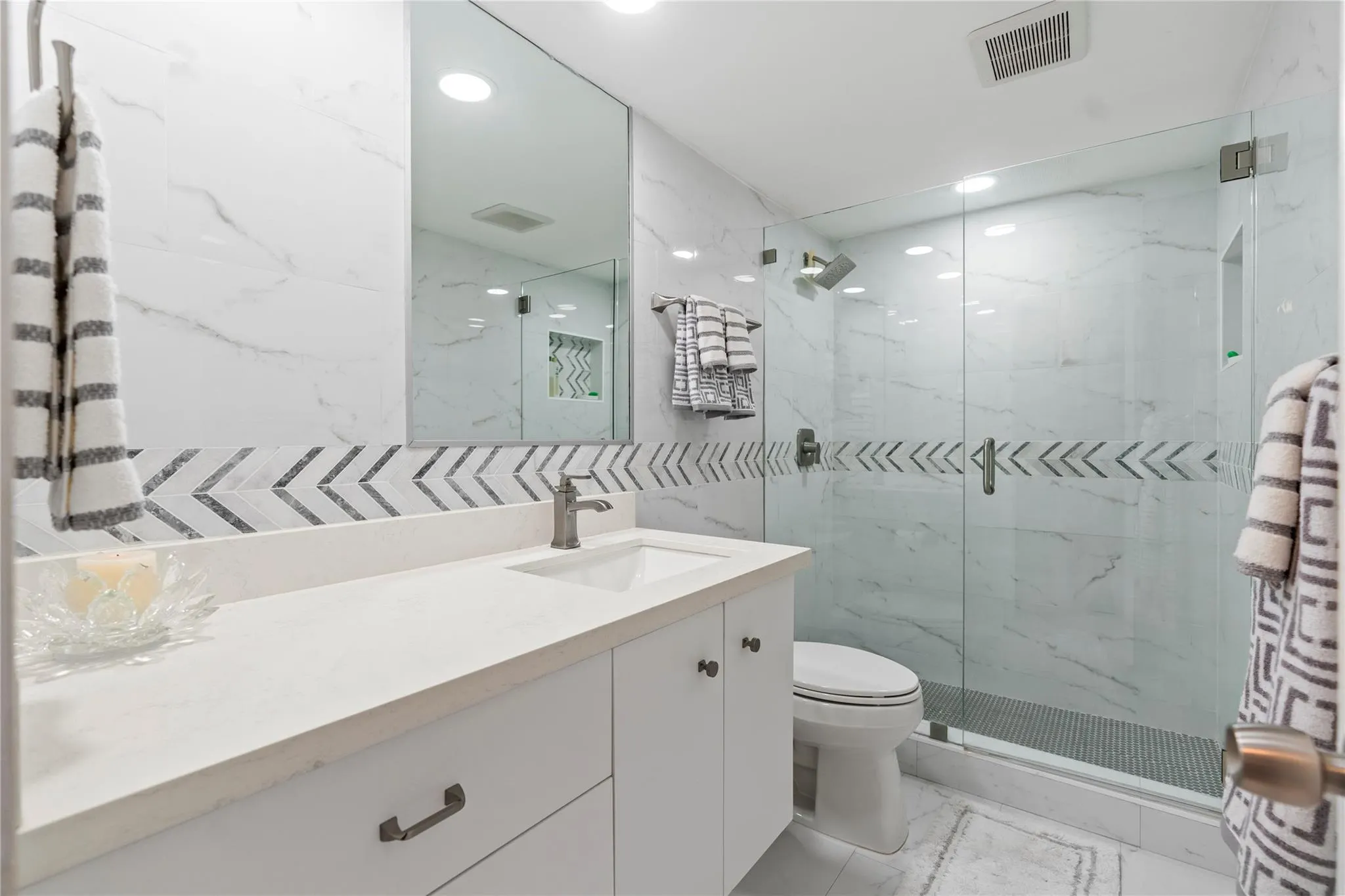 5200 N Ocean Blvd, #1011