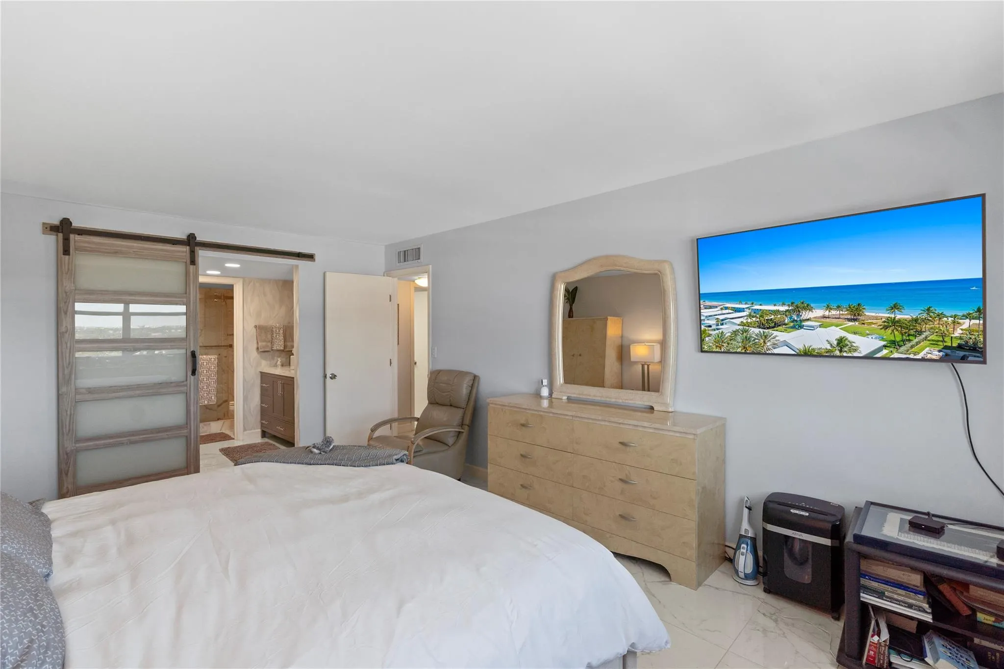 5200 N Ocean Blvd, #1011