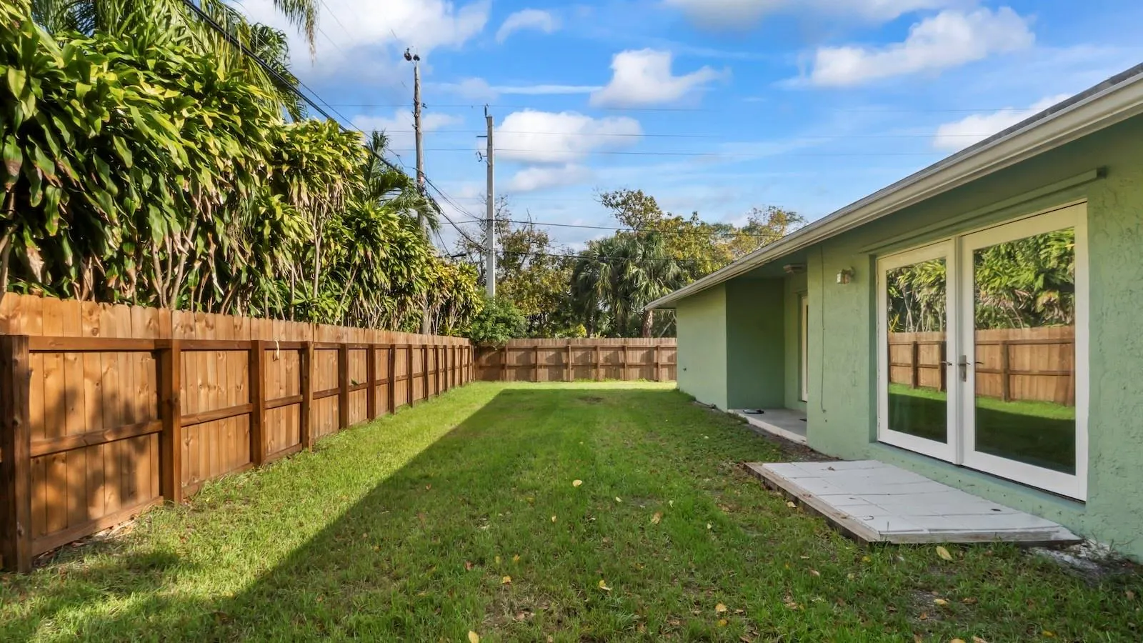 4521 SW 25th Ave