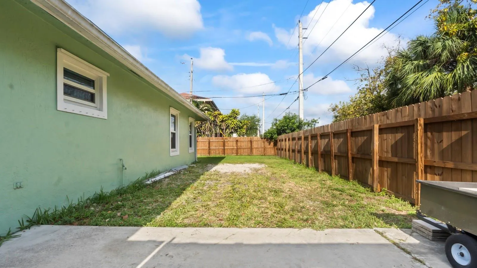 4521 SW 25th Ave